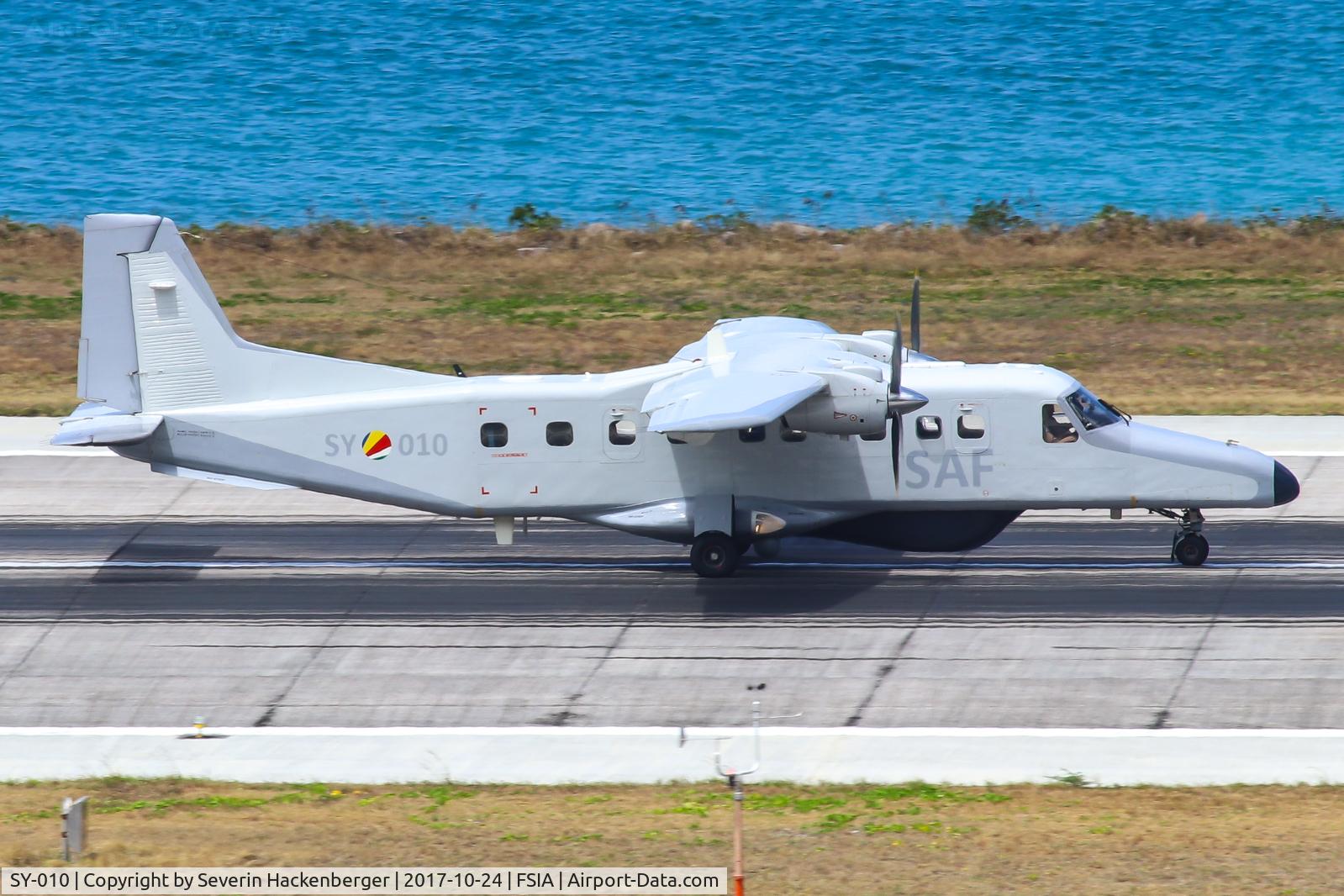 SY-010, Dornier Do-228-201 C/N 4106/2008, Speeding up at SEZ.