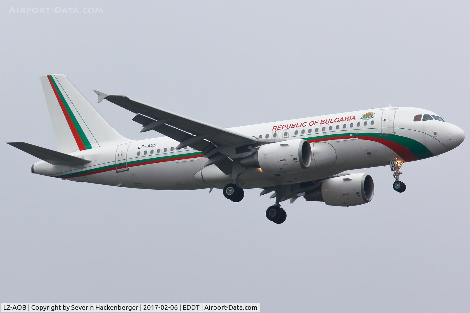LZ-AOB, 2007 Airbus A319-111 C/N 3188, Landing at Tegel.