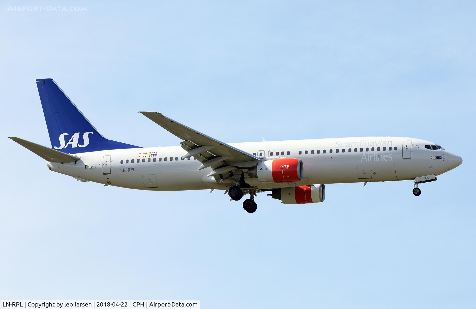 LN-RPL, 2000 Boeing 737-883 C/N 30469, Copenhagen 22.4.2018 L/D R-04L