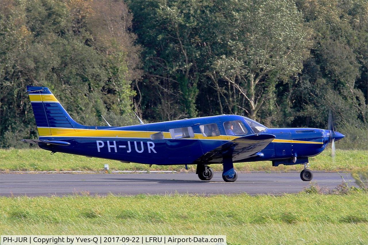 PH-JUR, 1982 Piper PA-32R-301T Turbo Saratoga C/N 32R-8229033, Piper PA-32R-301T Turbo Saratoga, Take off run rwy 23, Morlaix-Ploujean airport (LFRU-MXN)