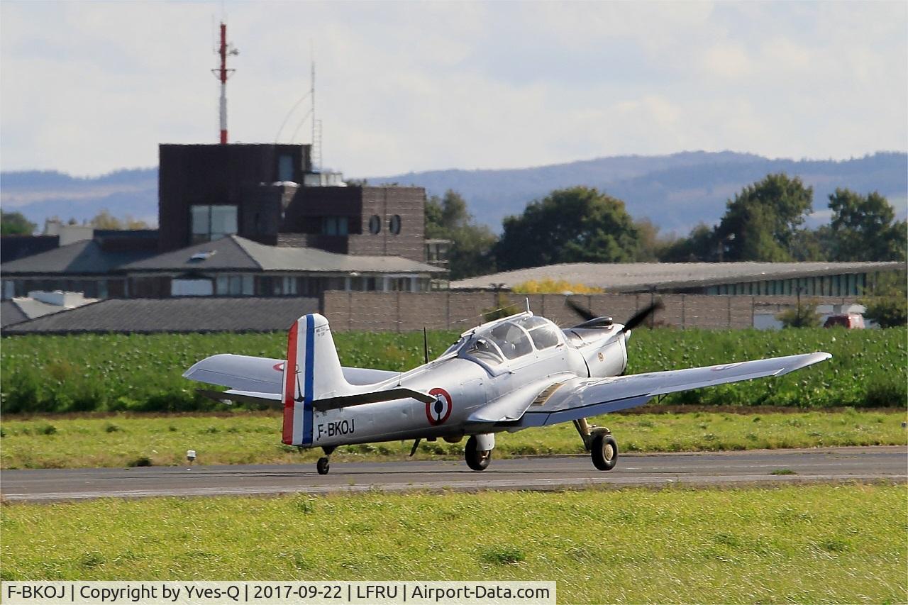F-BKOJ, Morane-Saulnier MS-733 Alcyon C/N 138, Morane-Saulnier MS-733 Alcyon, Landing rwy 23, Morlaix-Ploujean airport (LFRU-MXN) air show 2017
