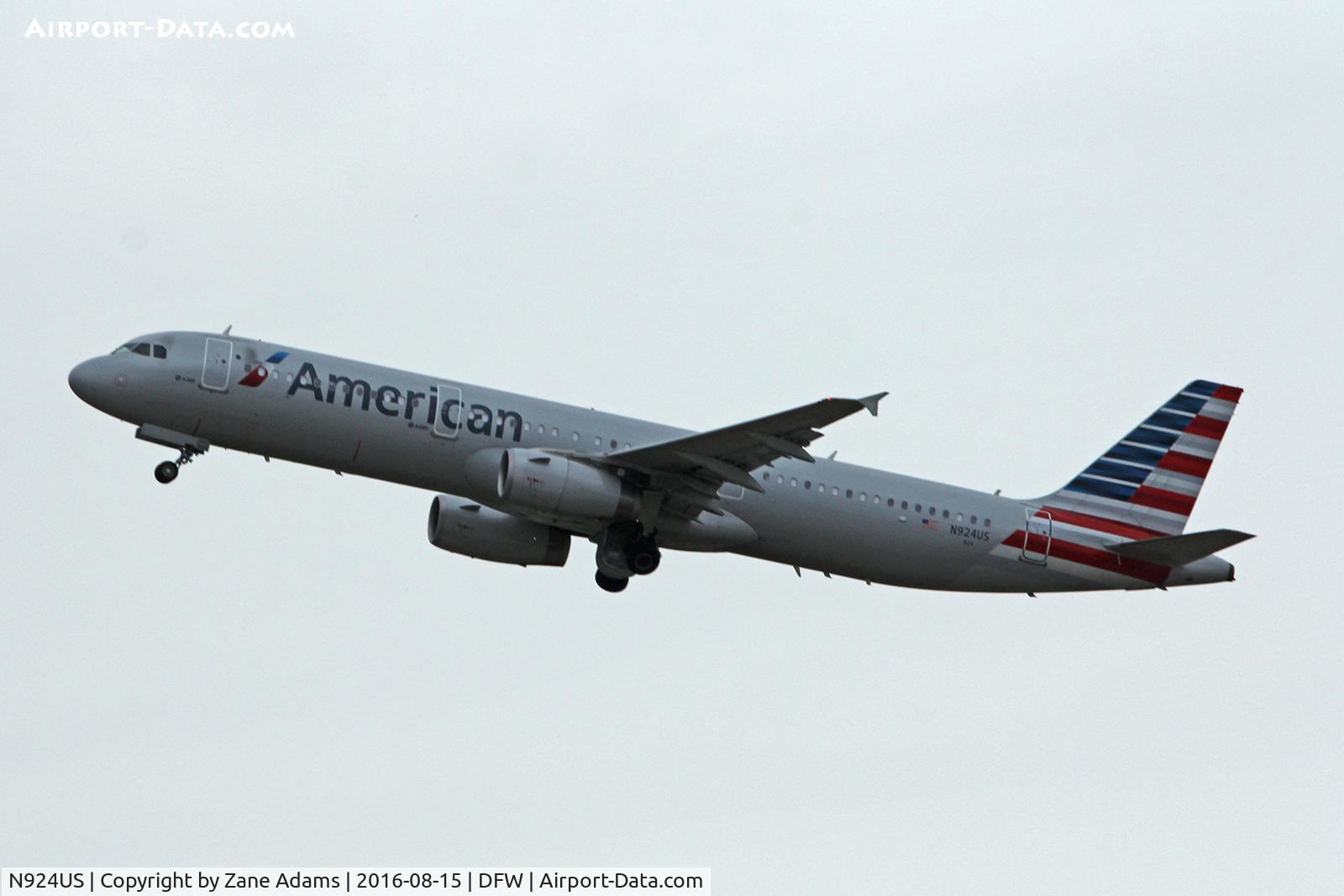 N924US, 2015 Airbus A321-231 C/N 6569, Arriving at DFW Airport