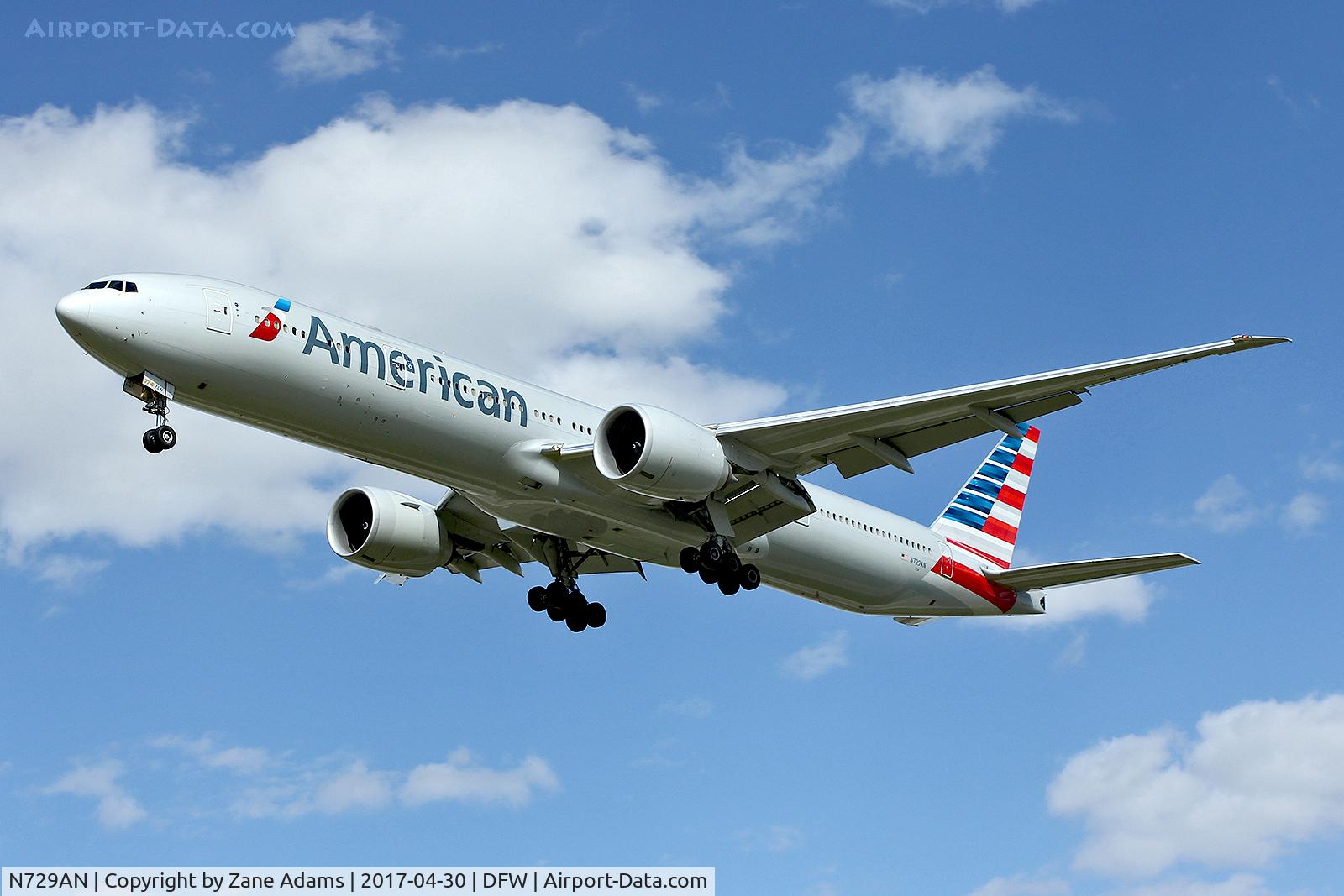 N729AN, 2014 Boeing 777-323/ER C/N 33127, Arriving at DFW Airport