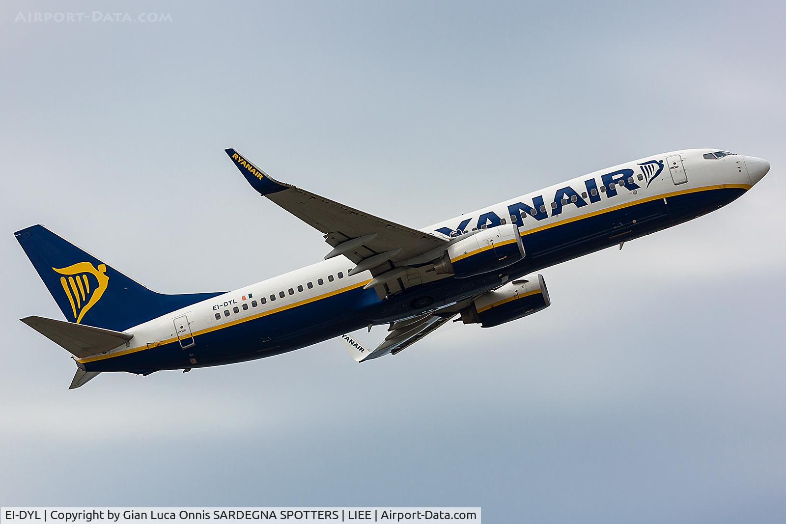 EI-DYL, 2008 Boeing 737-8AS C/N 36574, LANDING32L