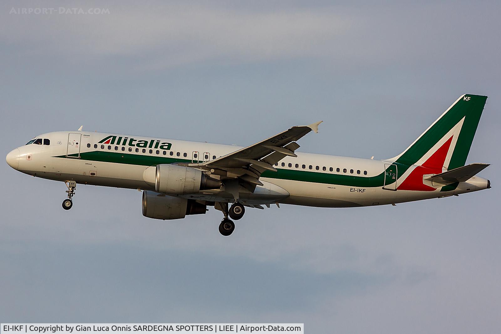 EI-IKF, 2001 Airbus A320-214 C/N 1473, LANDING 32L