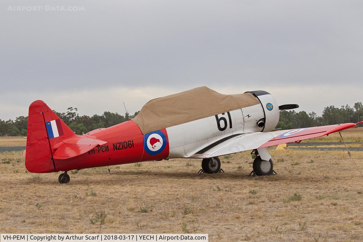 VH-PEM, 1943 North American AT-6D Harvard III C/N 88-14494 (41-33841), AAAA Fly in Echuca 2018