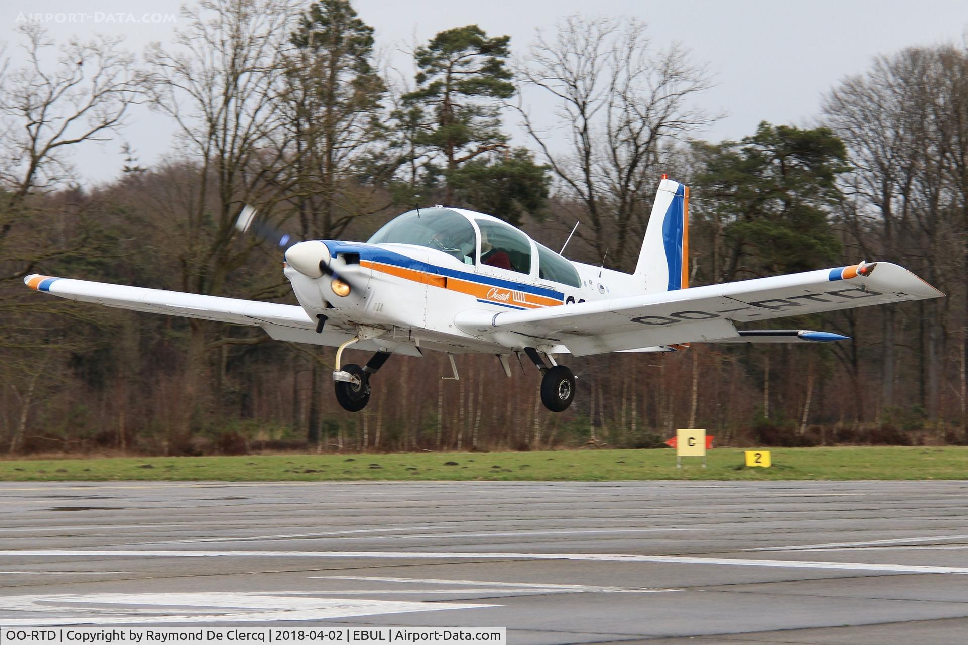 OO-RTD, 1979 Grumman American AA-5A Cheetah C/N AA5A-0826, Landing at Ursel.