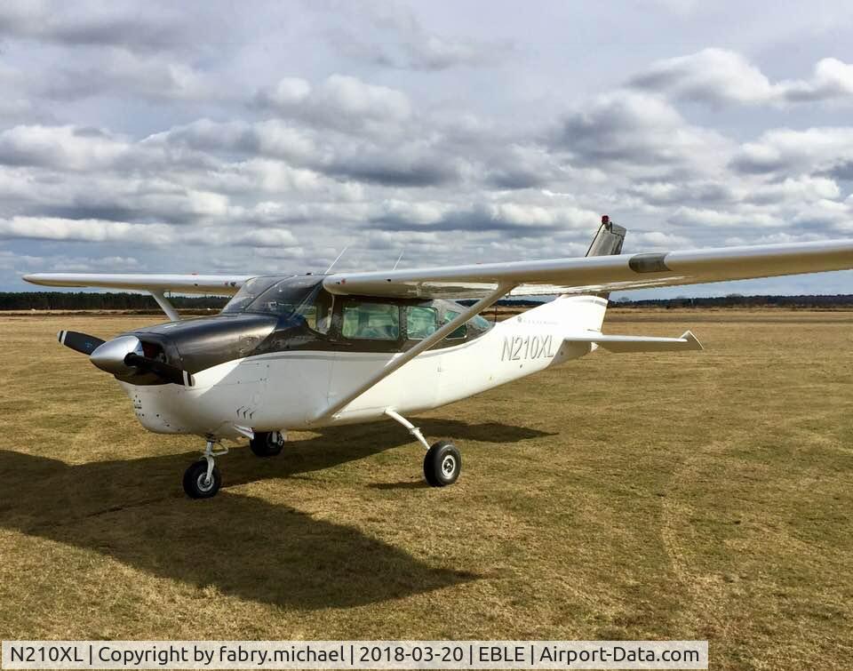 N210XL, 1963 Cessna 210-5 (205) C/N 205-0364, Looking at its best