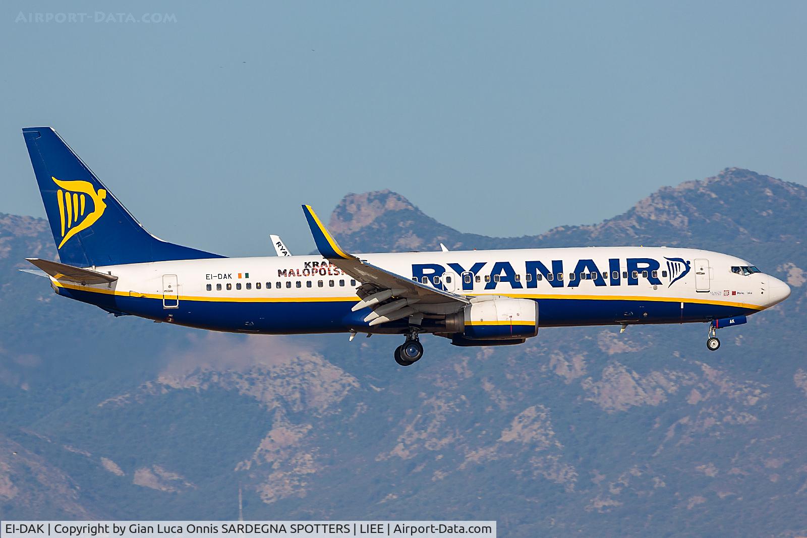 EI-DAK, 2003 Boeing 737-8AS C/N 33717, LANDING 32L