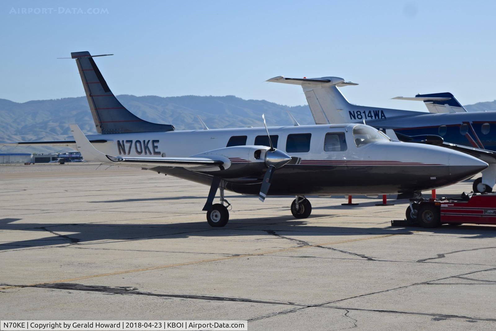 N70KE, 1976 Smith Aerostar 601P C/N 61P-0291-070, Parked on the south GA ramp.