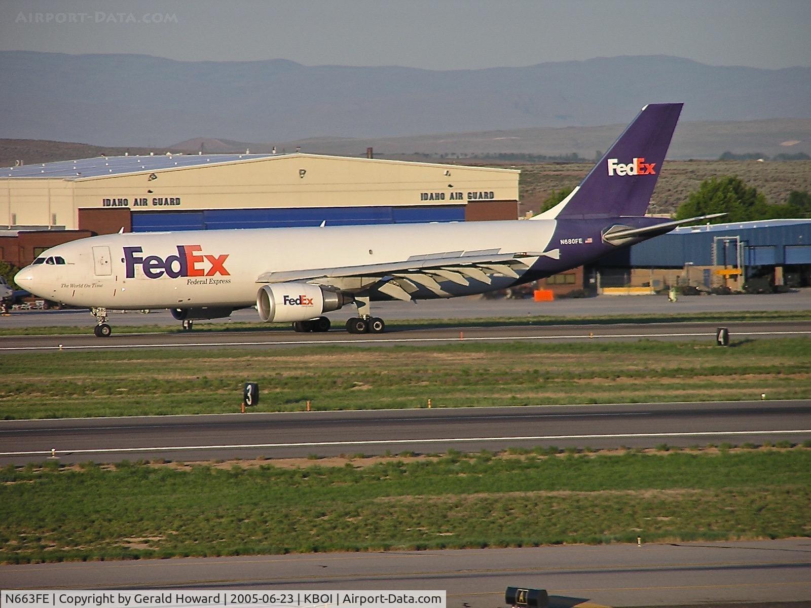 N663FE, 1995 Airbus A300F4-605R C/N 766, Take off run on RWY 10L.