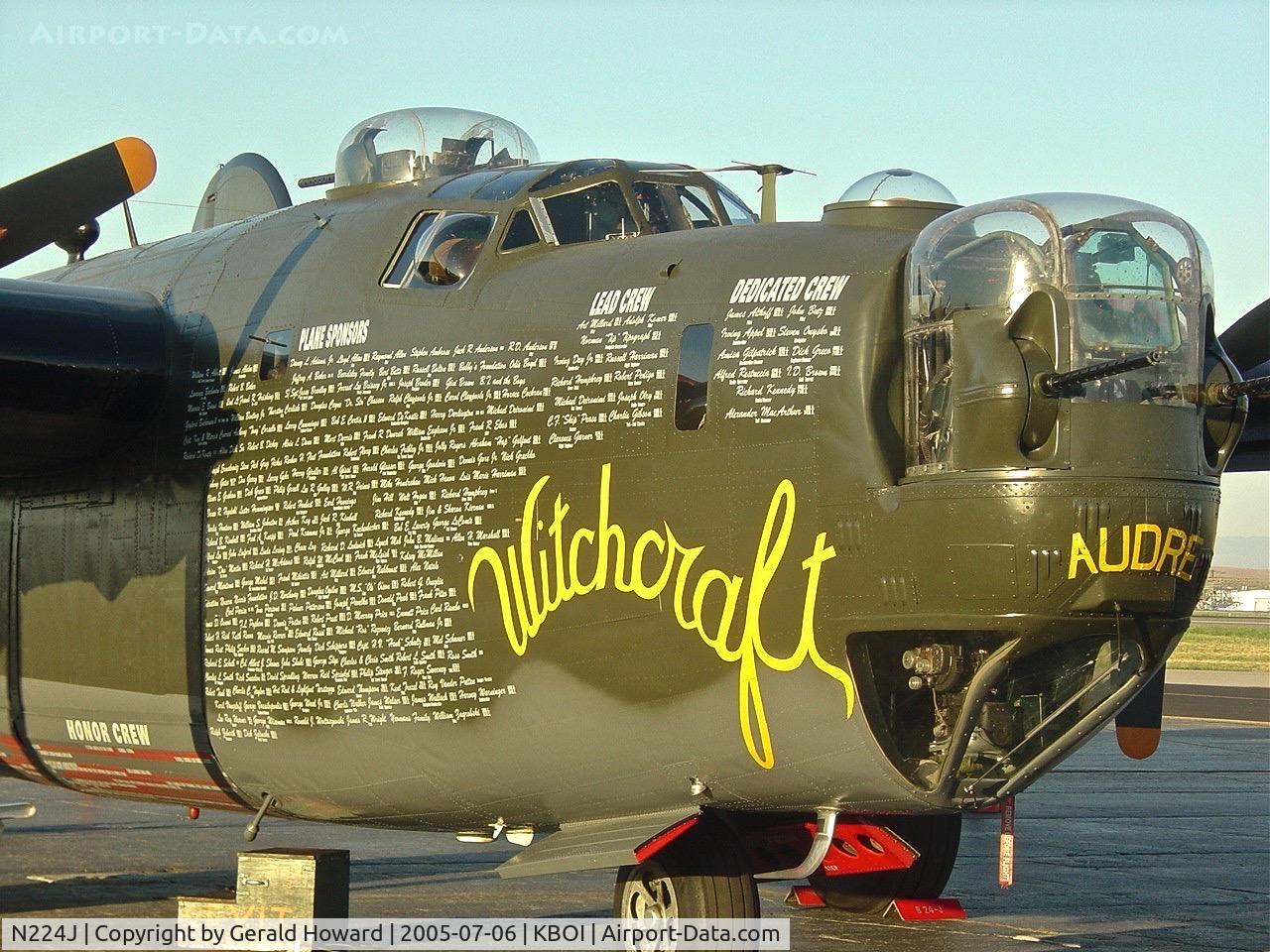 N224J, 1944 Consolidated B-24J-85-CF Liberator C/N 1347 (44-44052), Parked on the north GA ramp.