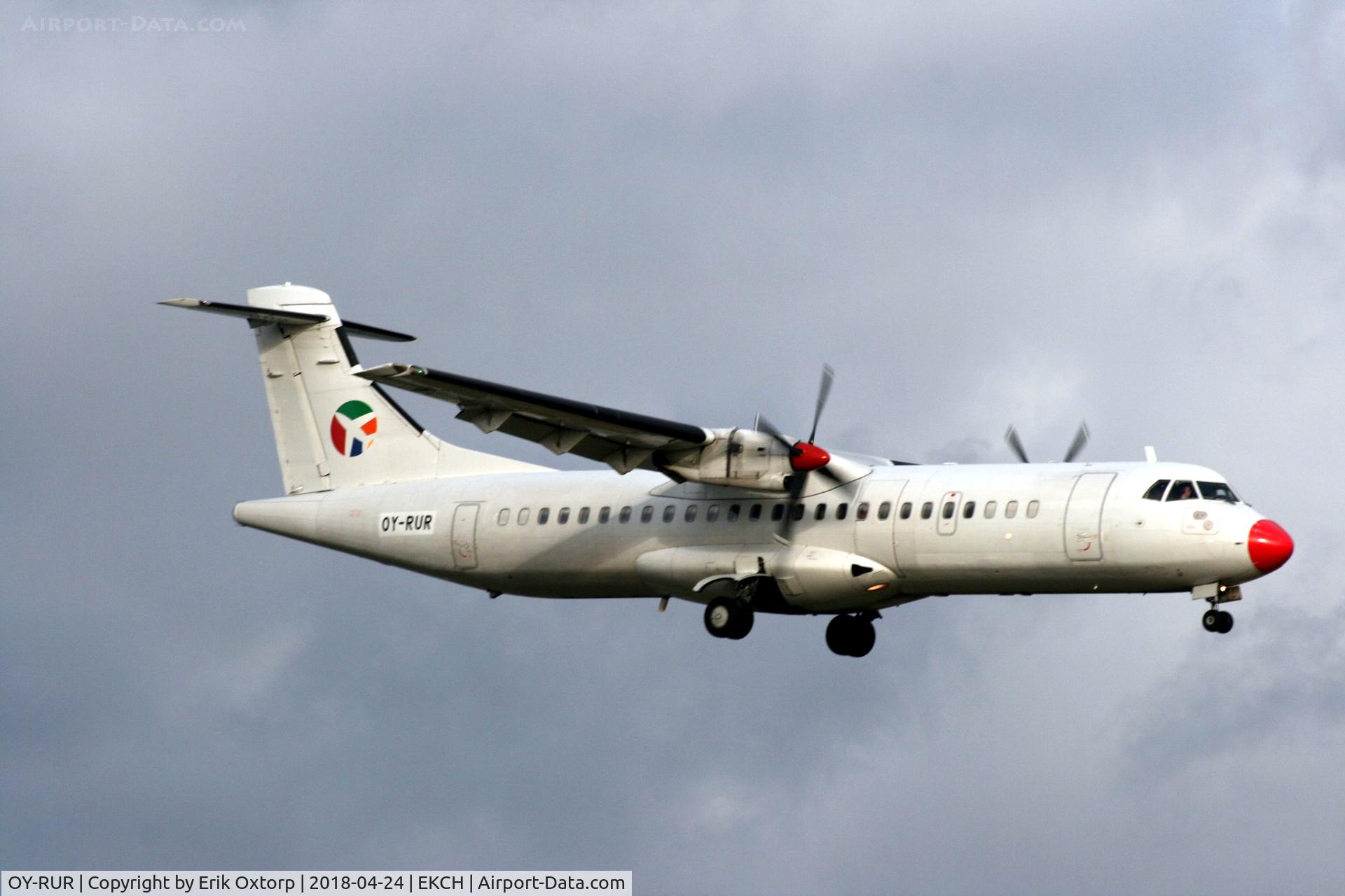 OY-RUR, 1989 ATR 72-201 C/N 145, OY-RUR landing rw 22L