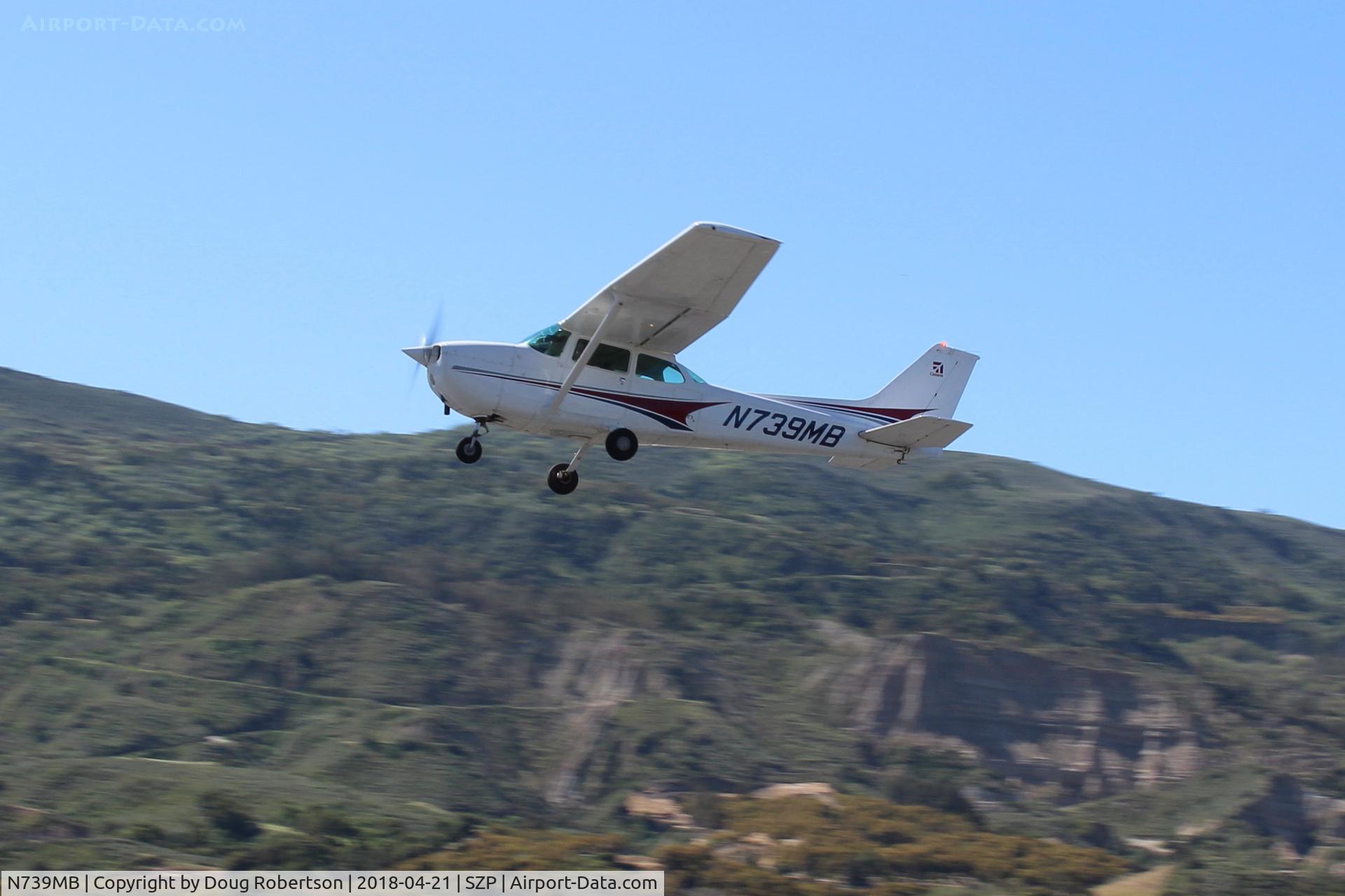N739MB, 1978 Cessna 172N C/N 17270641, 1978 Cessna 172N SKYHAWK, Lycoming O-320-H2AD 160 Hp, takeoff climb Rwy 04 before the usual morning windshift