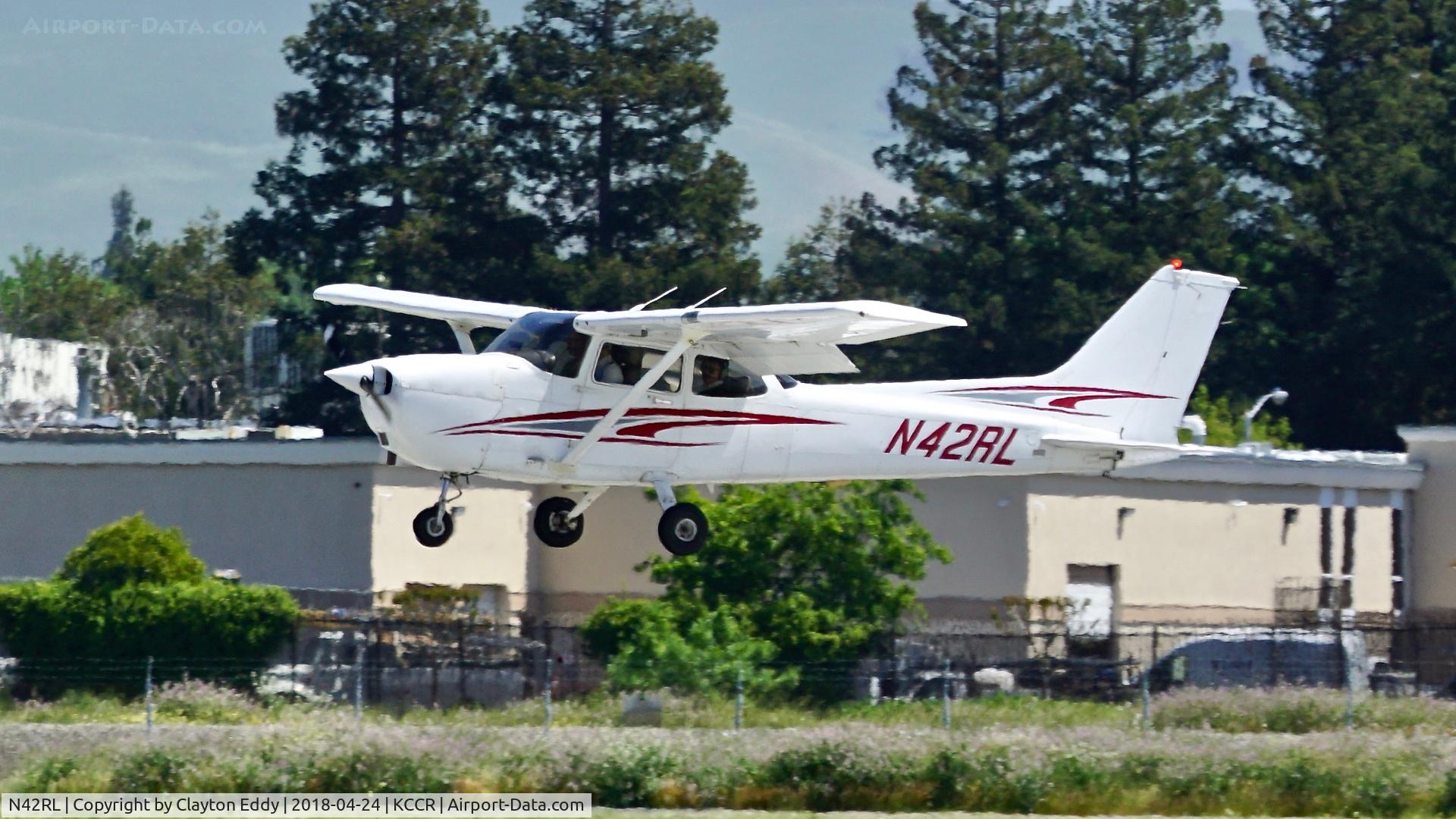 N42RL, 1998 Cessna 172R C/N 17280405, Buchanan Field Concord California 2018.