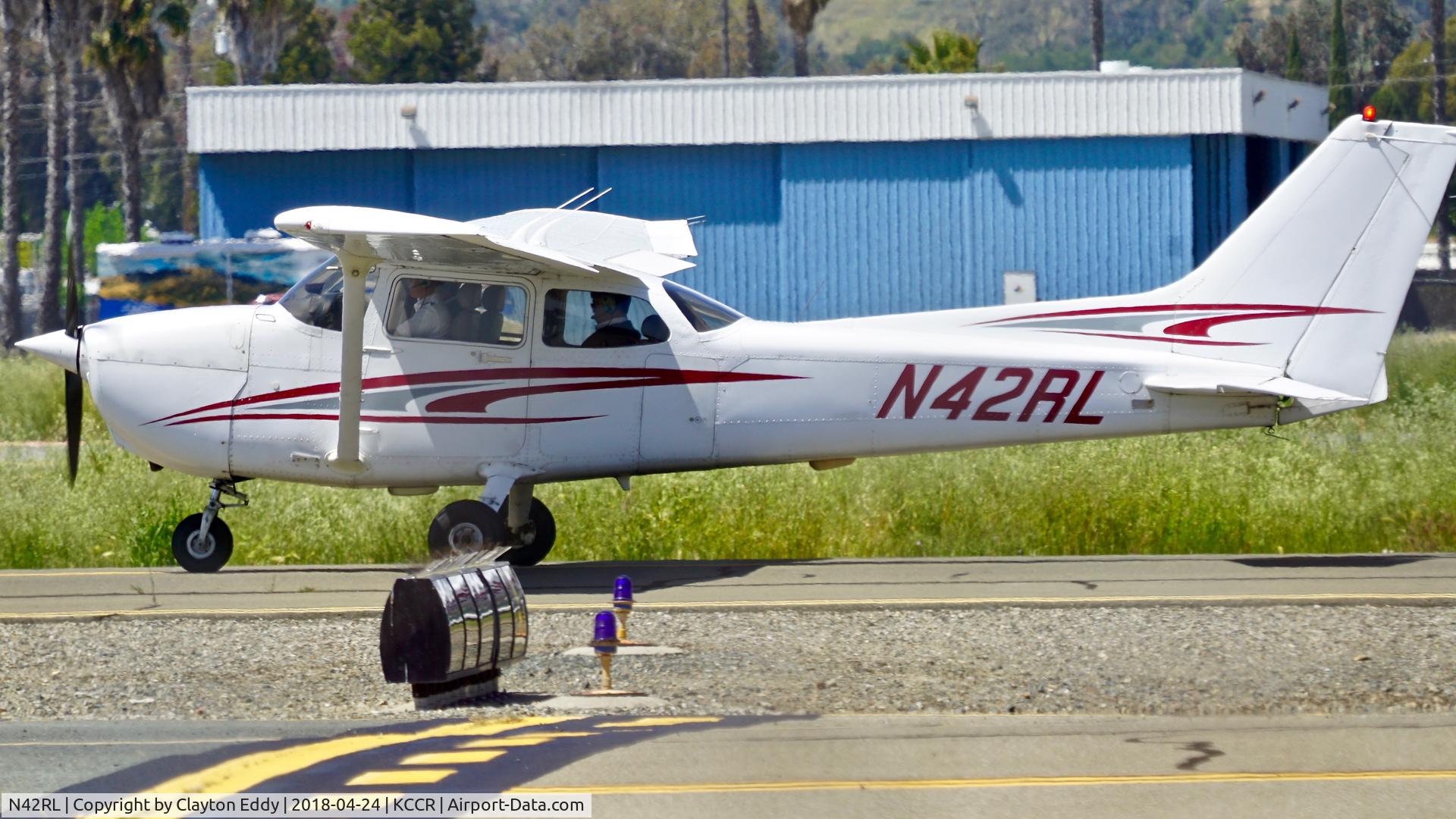 N42RL, 1998 Cessna 172R C/N 17280405, Buchanan Field Concord California 2018.