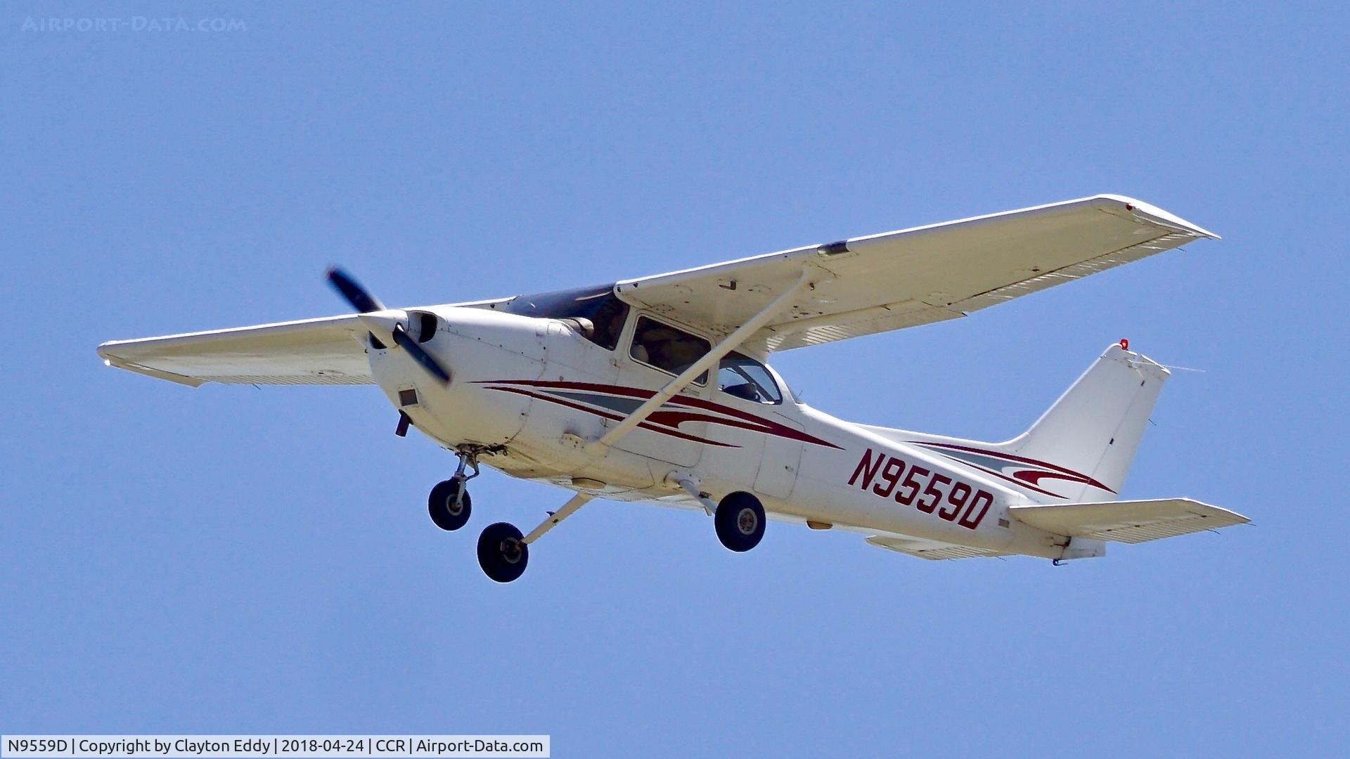 N9559D, 1999 Cessna 172R C/N 17280488, Buchanan Field Concord California 2018.