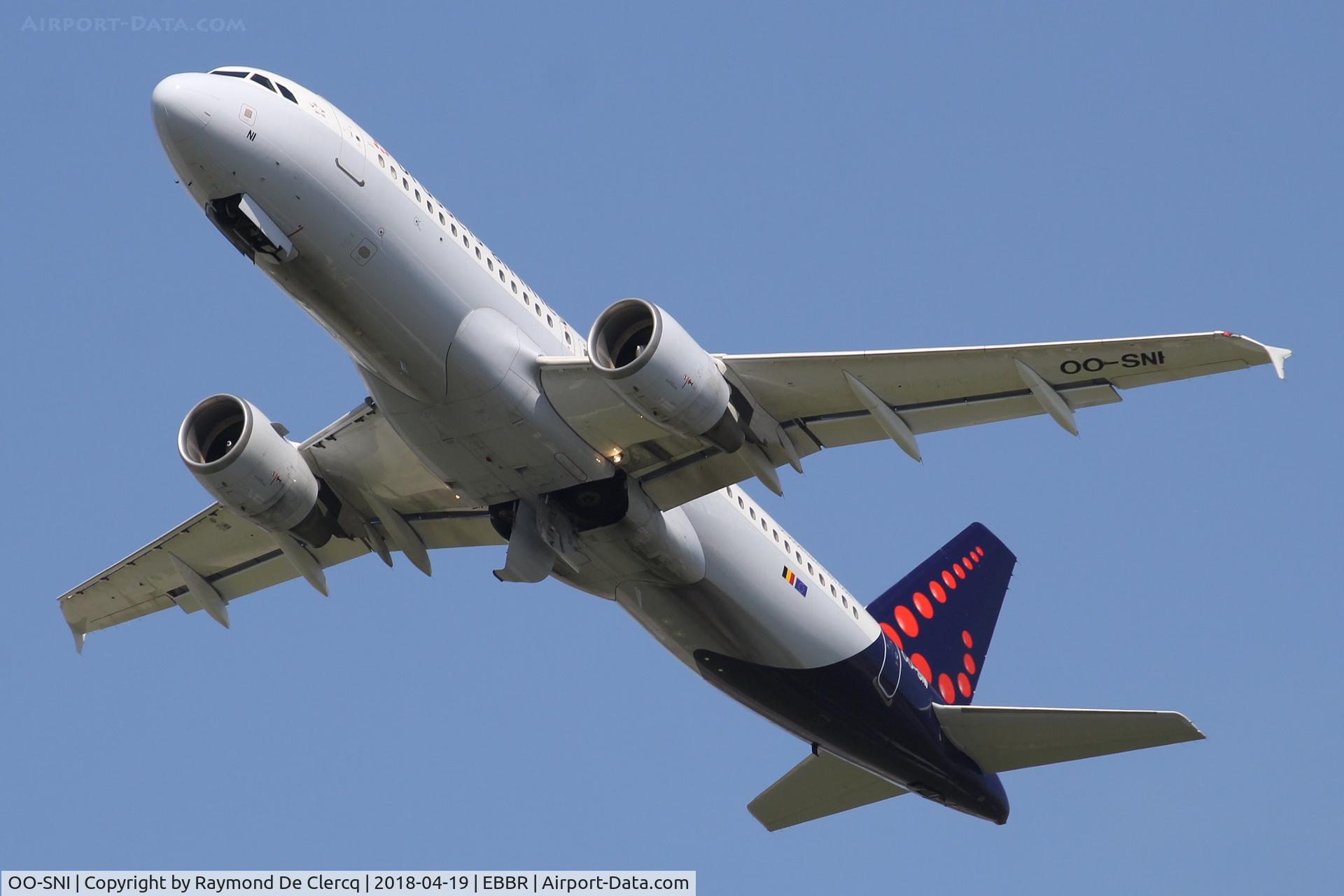 OO-SNI, 2003 Airbus A320-214 C/N 1983, Departing Brussels.