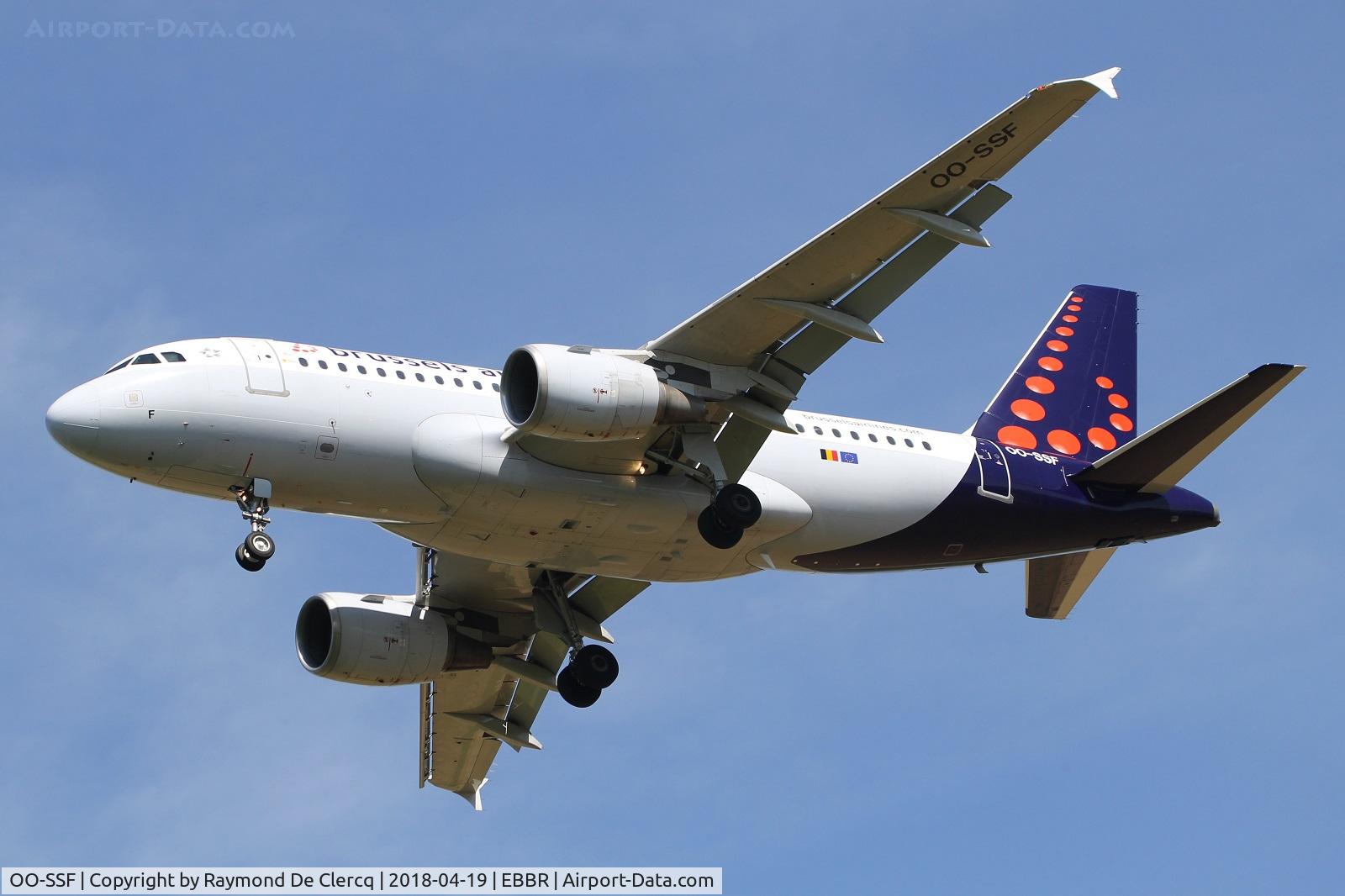 OO-SSF, 2006 Airbus A319-111 C/N 2763, Final to rwy 25L.