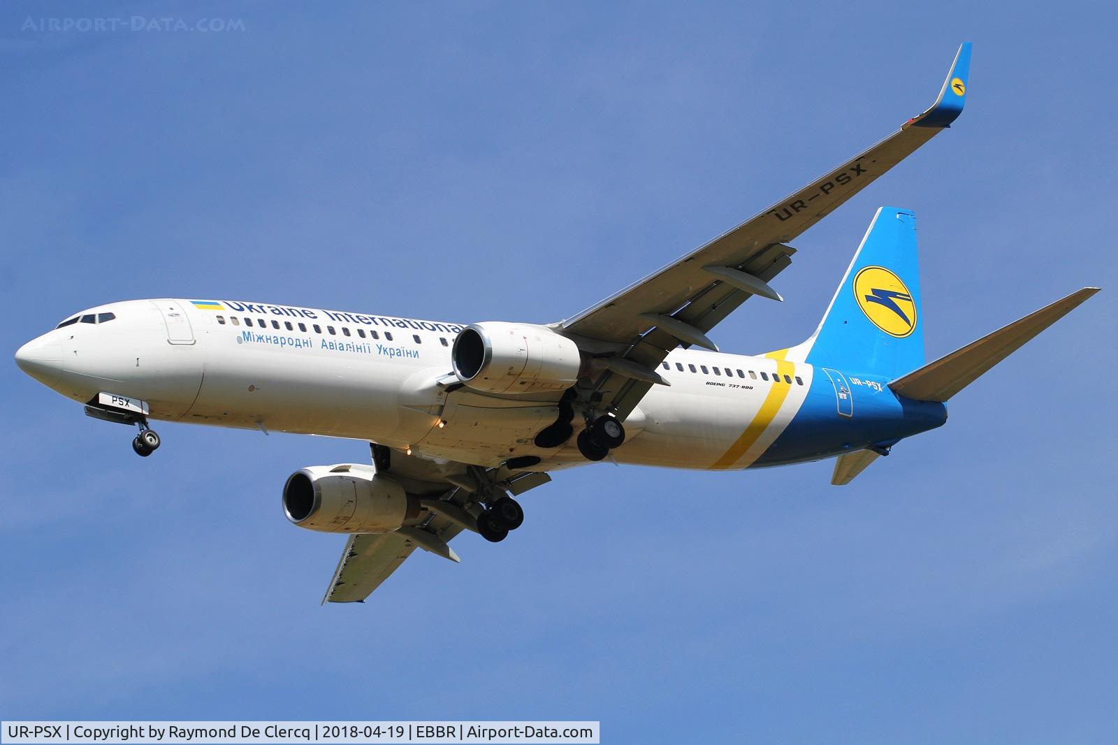 UR-PSX, 2006 Boeing 737-8EH C/N 34280, Final to rwy 25L.