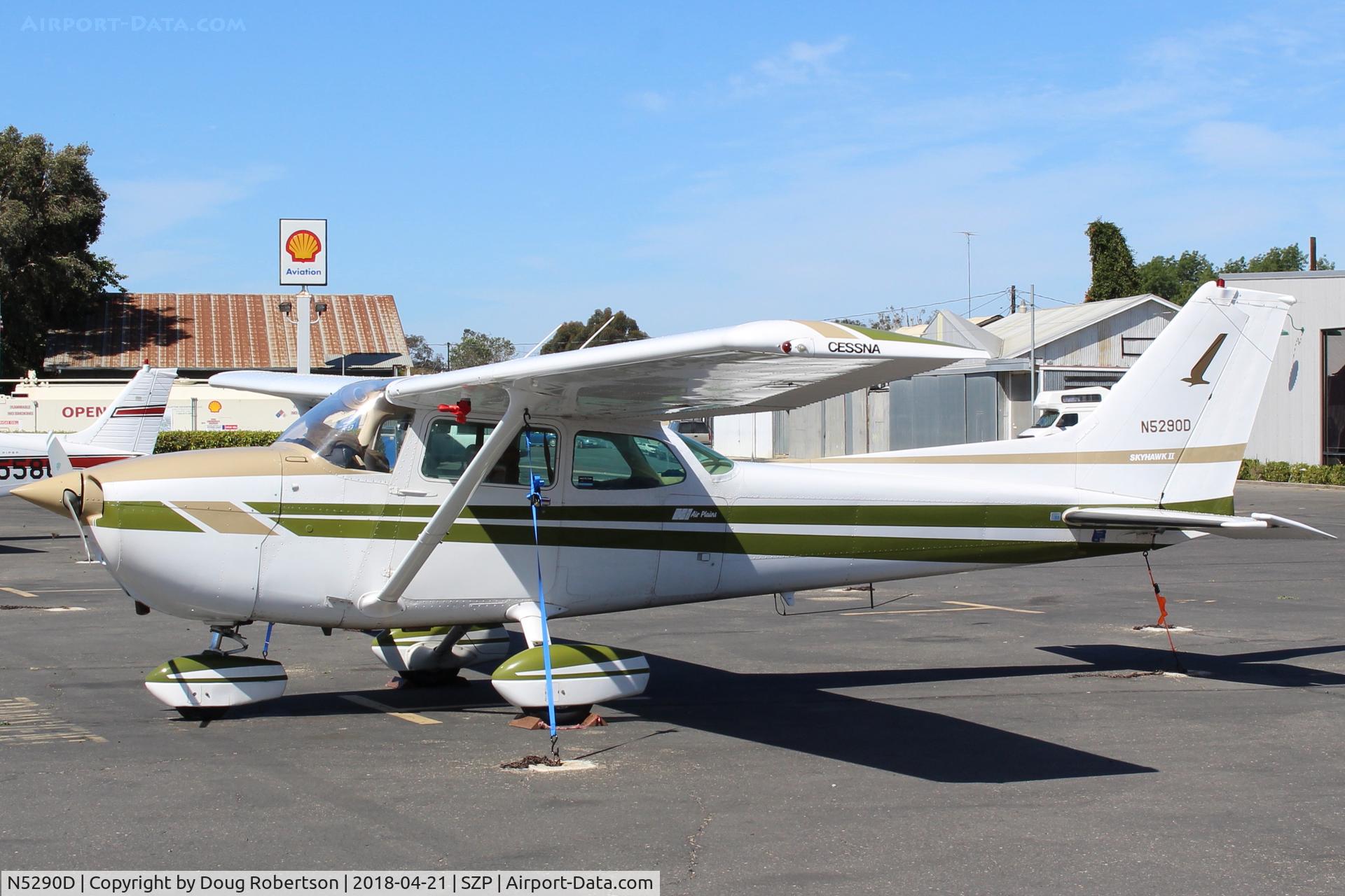 N5290D, 1979 Cessna 172N C/N 17272496, 1979 Cessna 172N SKYHAWK II, Lycoming O-320-150 Hp, on Transient Ramp