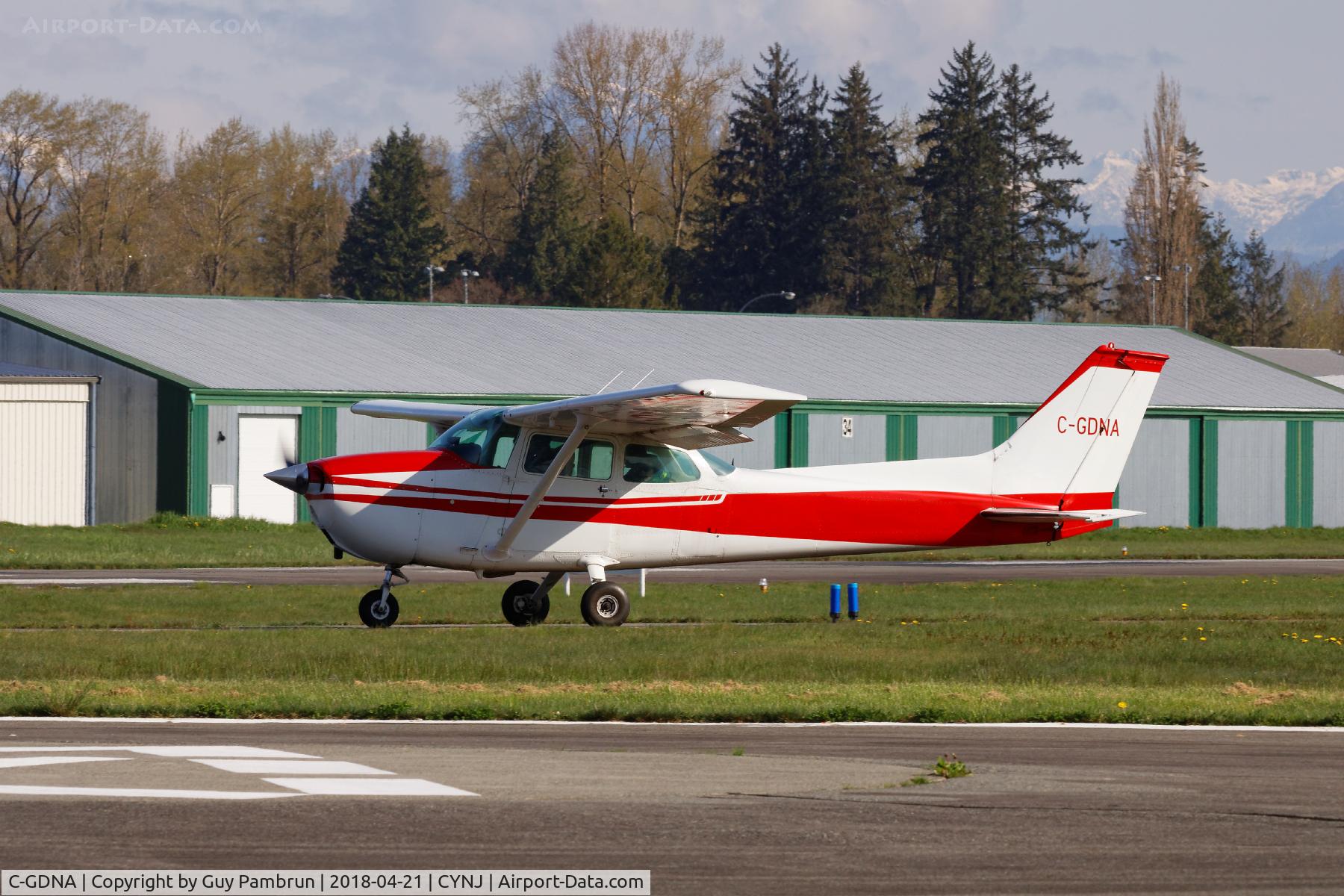 C-GDNA, 1975 Cessna 172M C/N 17265404, Departing
