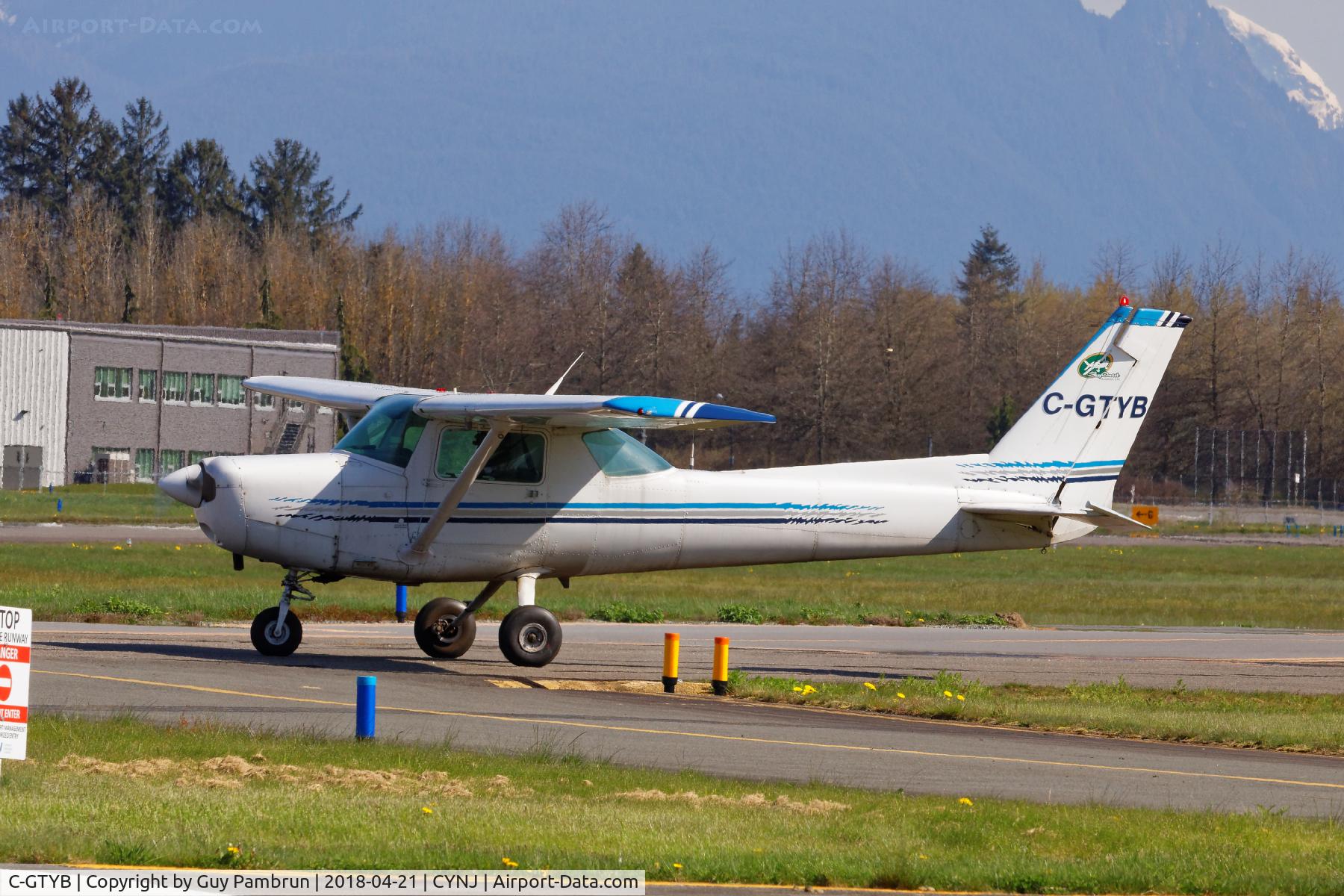 C-GTYB, 1980 Cessna 152 C/N 15284257, Departing