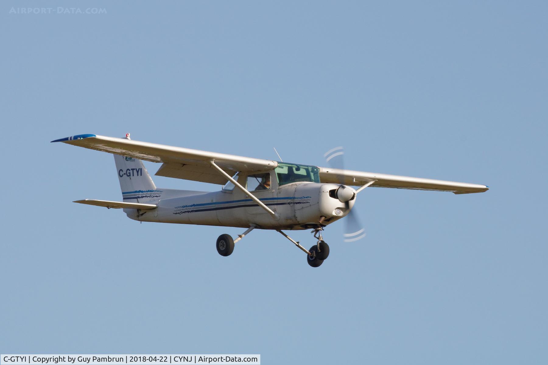 C-GTYI, 1979 Cessna 152 C/N 15283395, Landing
