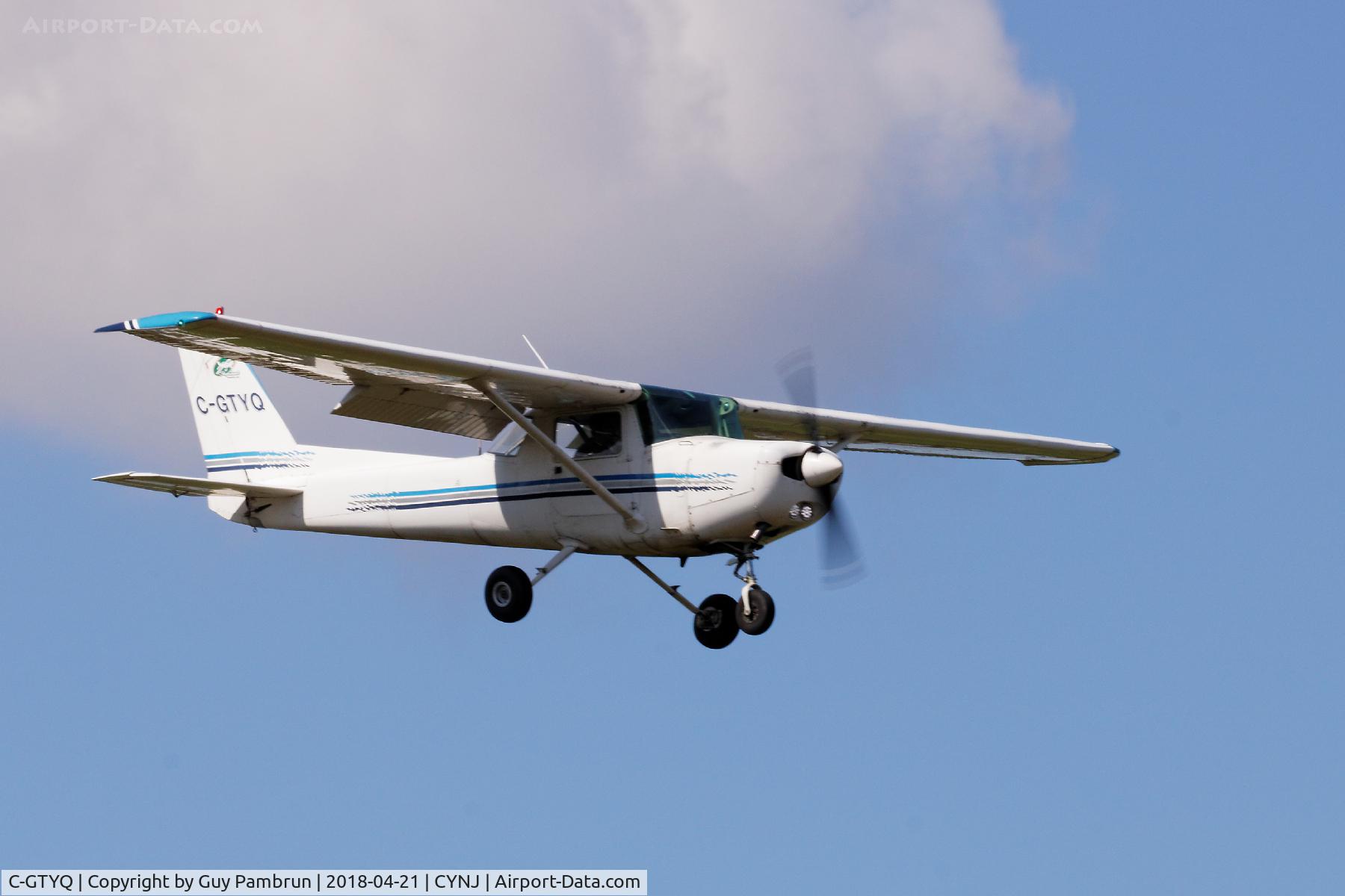 C-GTYQ, 1979 Cessna 152 C/N 15283423, Landing