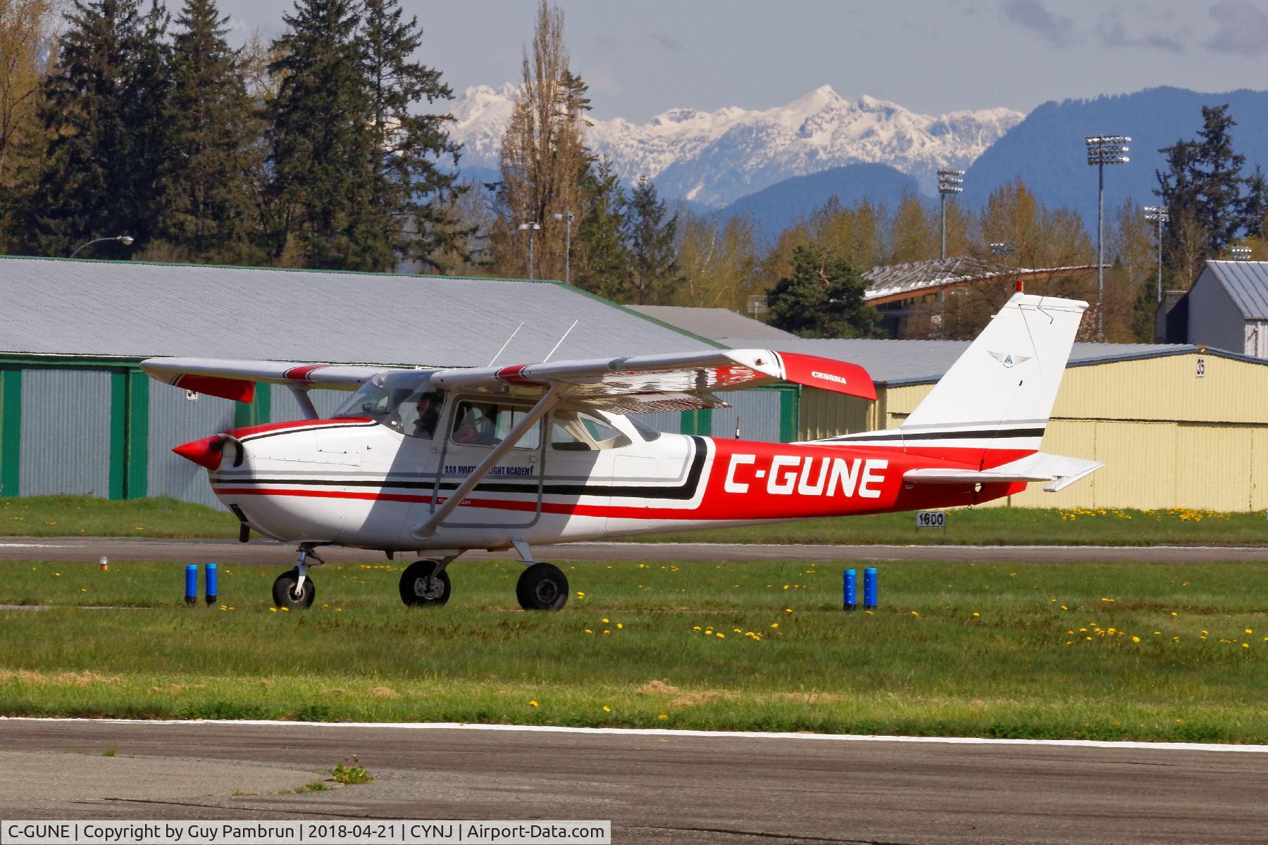 C-GUNE, 1968 Cessna 172I C/N 17256885, Departing