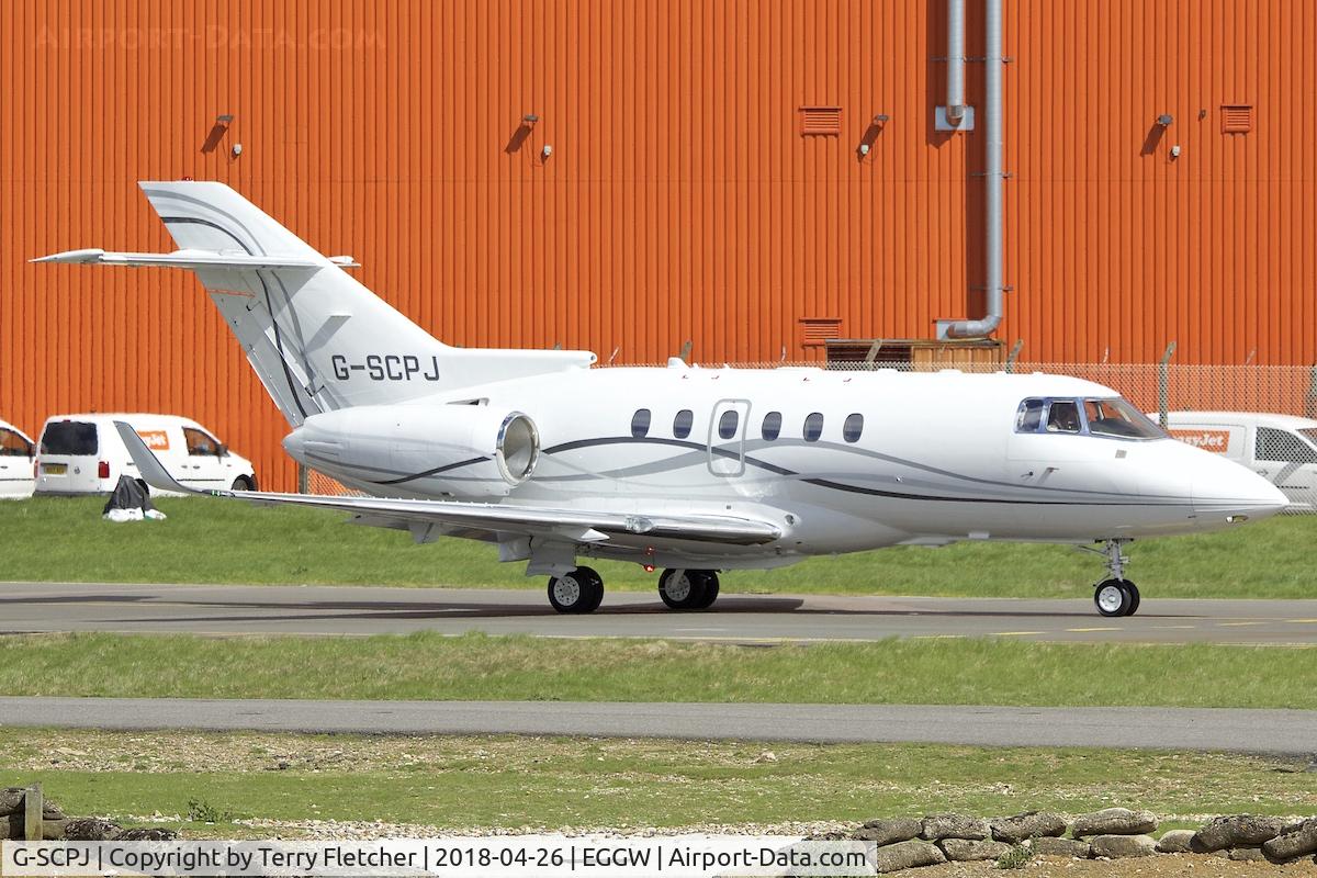 G-SCPJ, 2009 Hawker Beechcraft 900XP C/N HA-0140, At London Luton