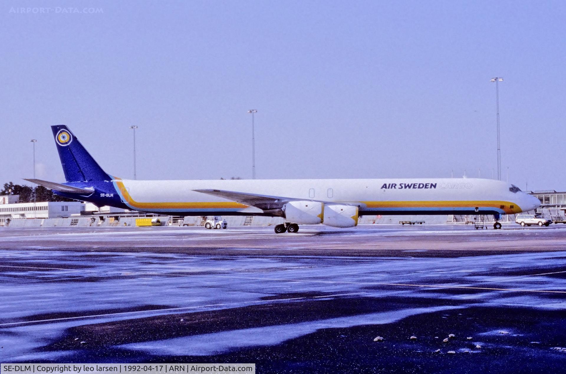 SE-DLM, 1968 Douglas DC-8-71F C/N 45971, Stockholm Arlanda 17.4.1992