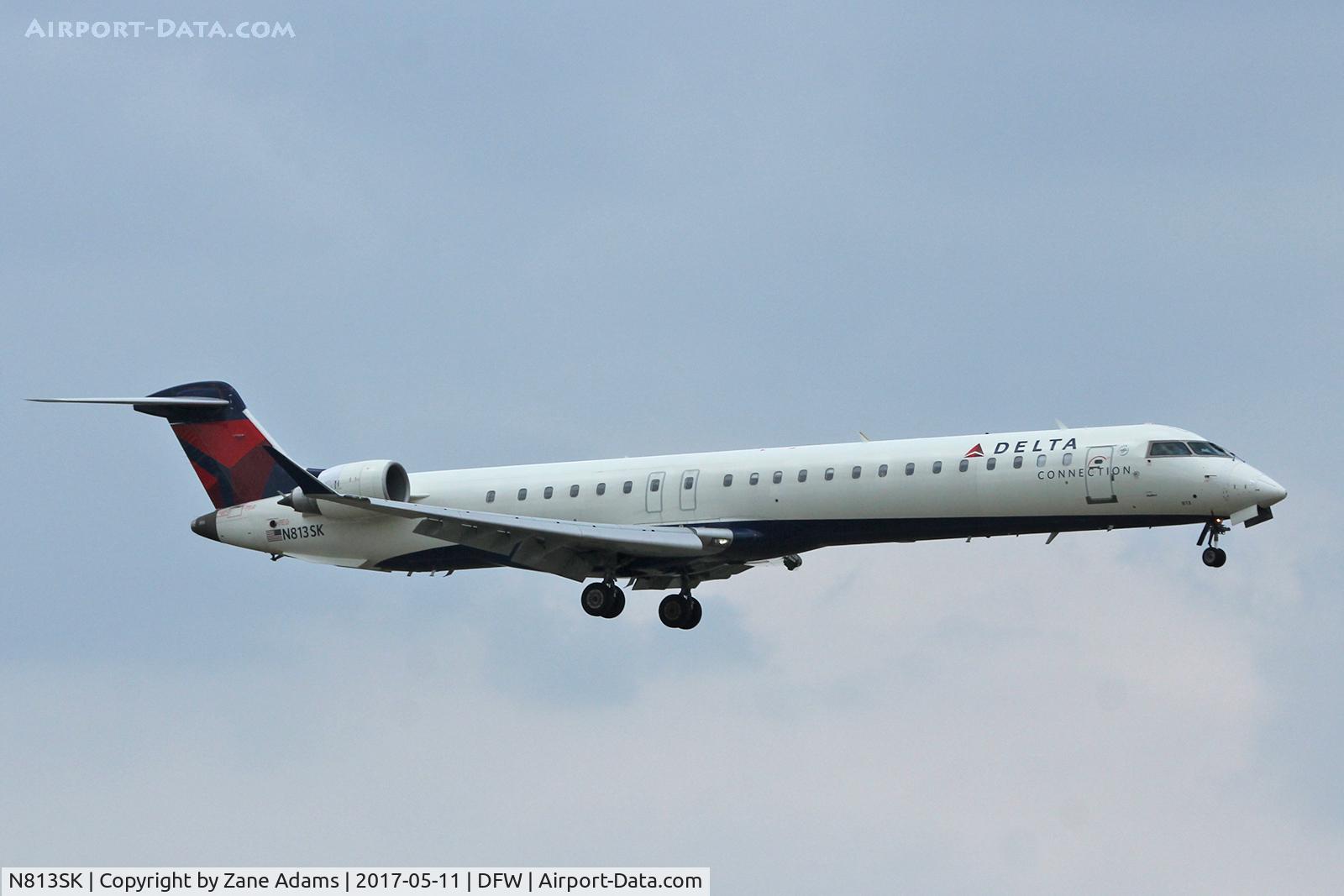 N813SK, 2006 Canadair CL-600-2D24 Regional Jet CRJ-900 C/N 15099, Arriving at DFW Airport
