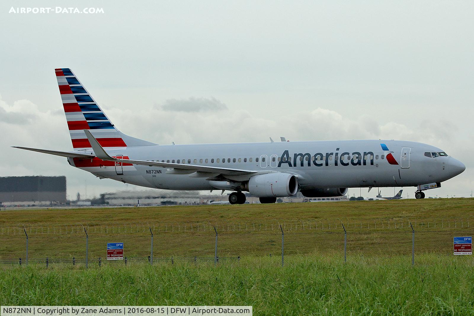 N872NN, 2011 Boeing 737-823 C/N 33219, Arriving at DFW Airport