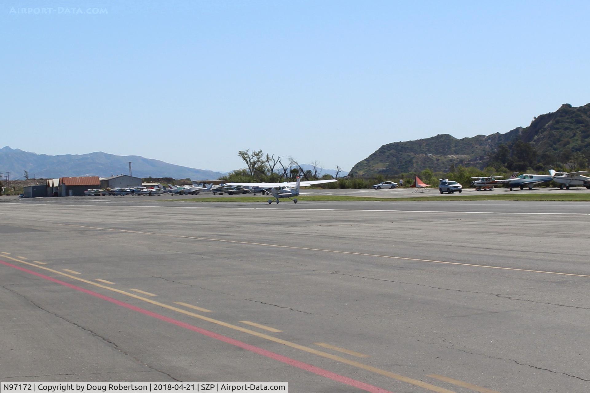 N97172, 1984 Cessna 172P C/N 17276162, 1984 Cessna 172P SKYHAWK, Lycoming O-320 D2J 160 Hp, takeoff roll Rwy 04