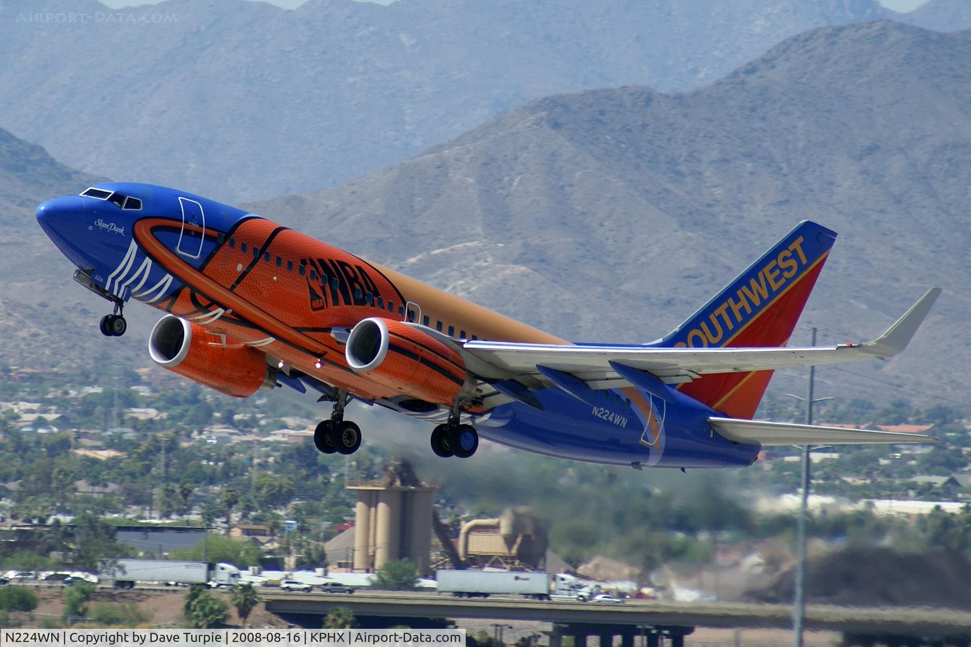 N224WN, 2005 Boeing 737-7H4 C/N 32493, This plane has been repainted twice since this picture was taken.  Now it has the standard Southwest livery.