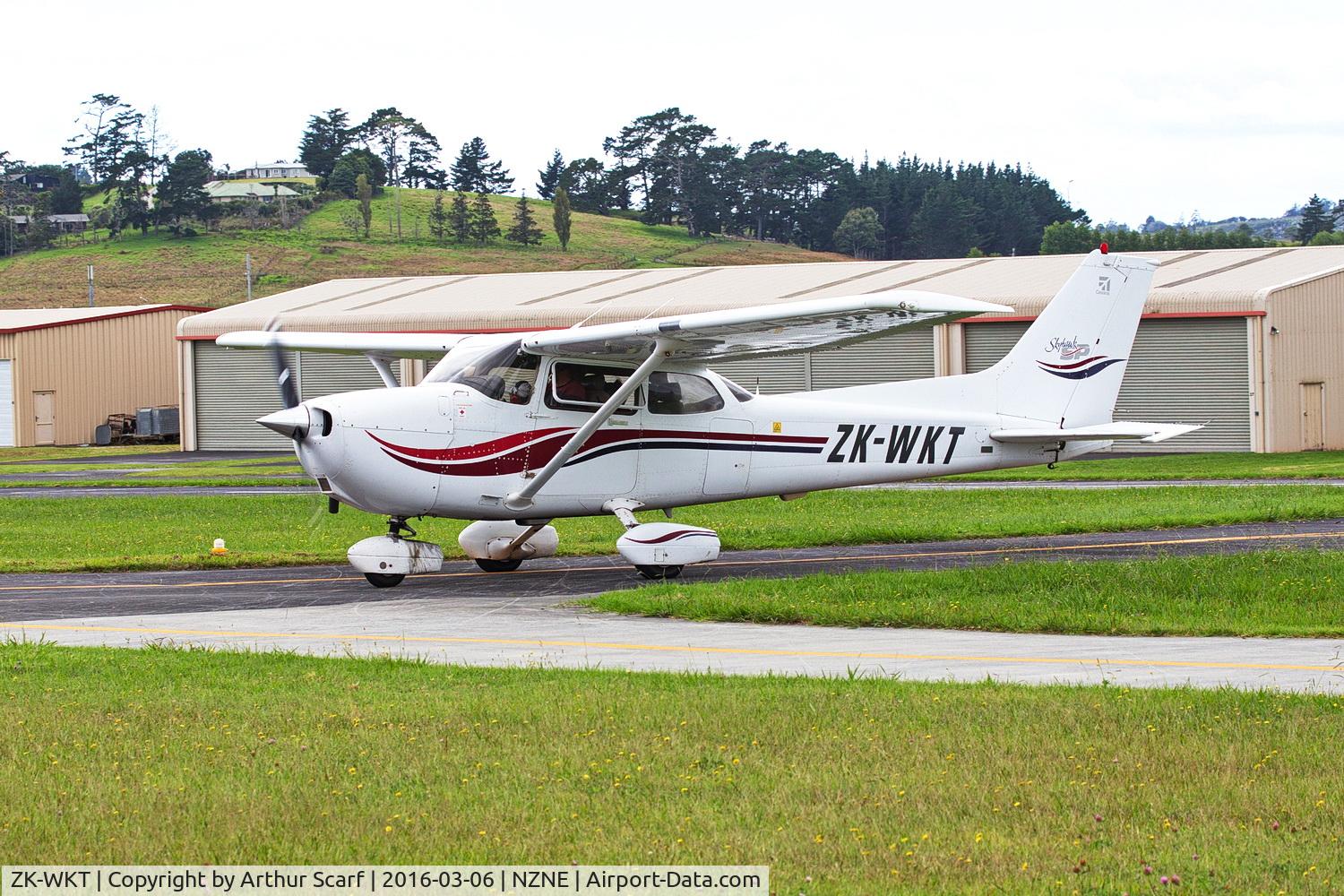 ZK-WKT, Cessna 172S C/N 172S-8647, North Shore Aerodrome NZ 2016