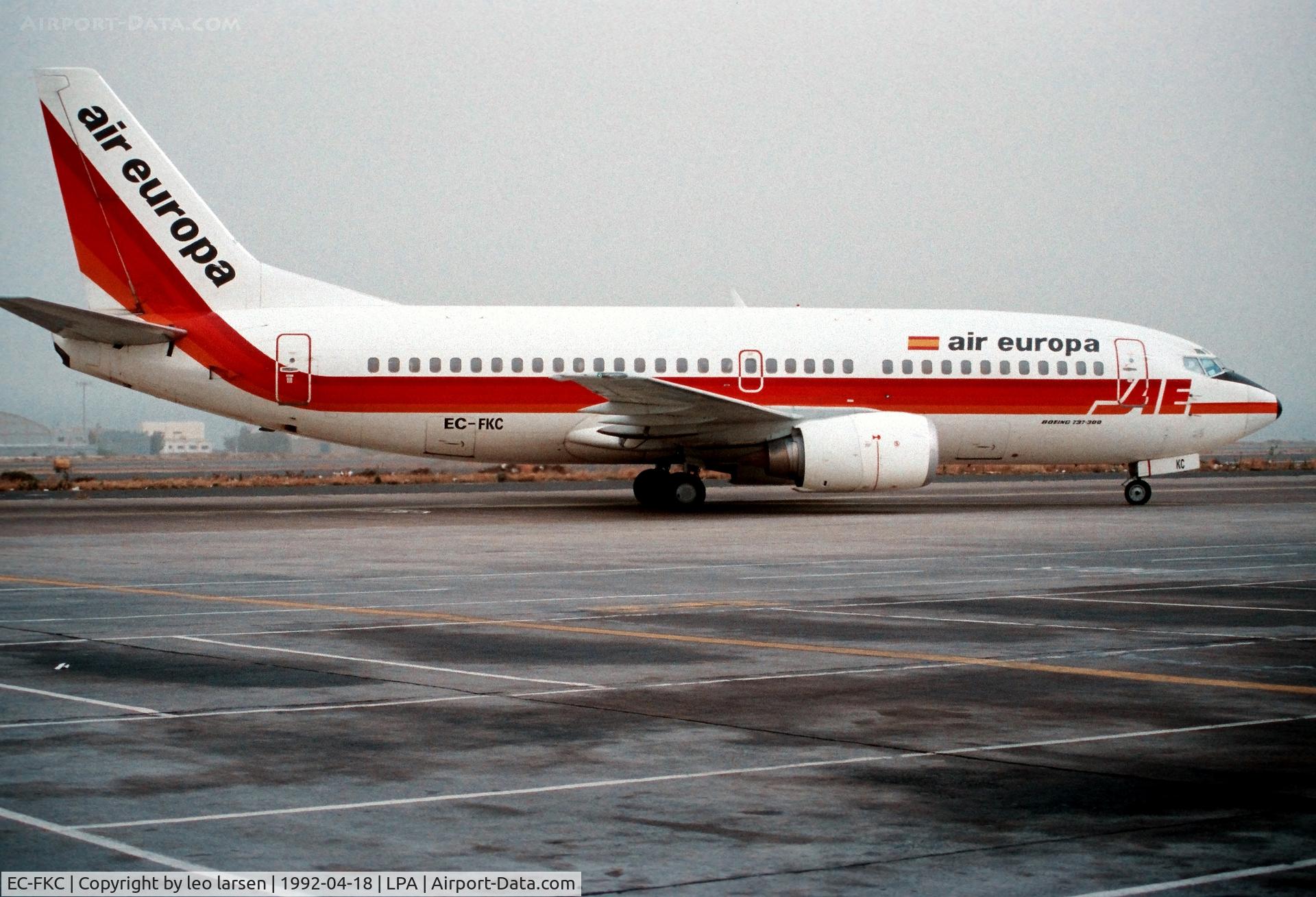 EC-FKC, 1985 Boeing 737-3L9 C/N 23332, Las Palmas 18.4.1992