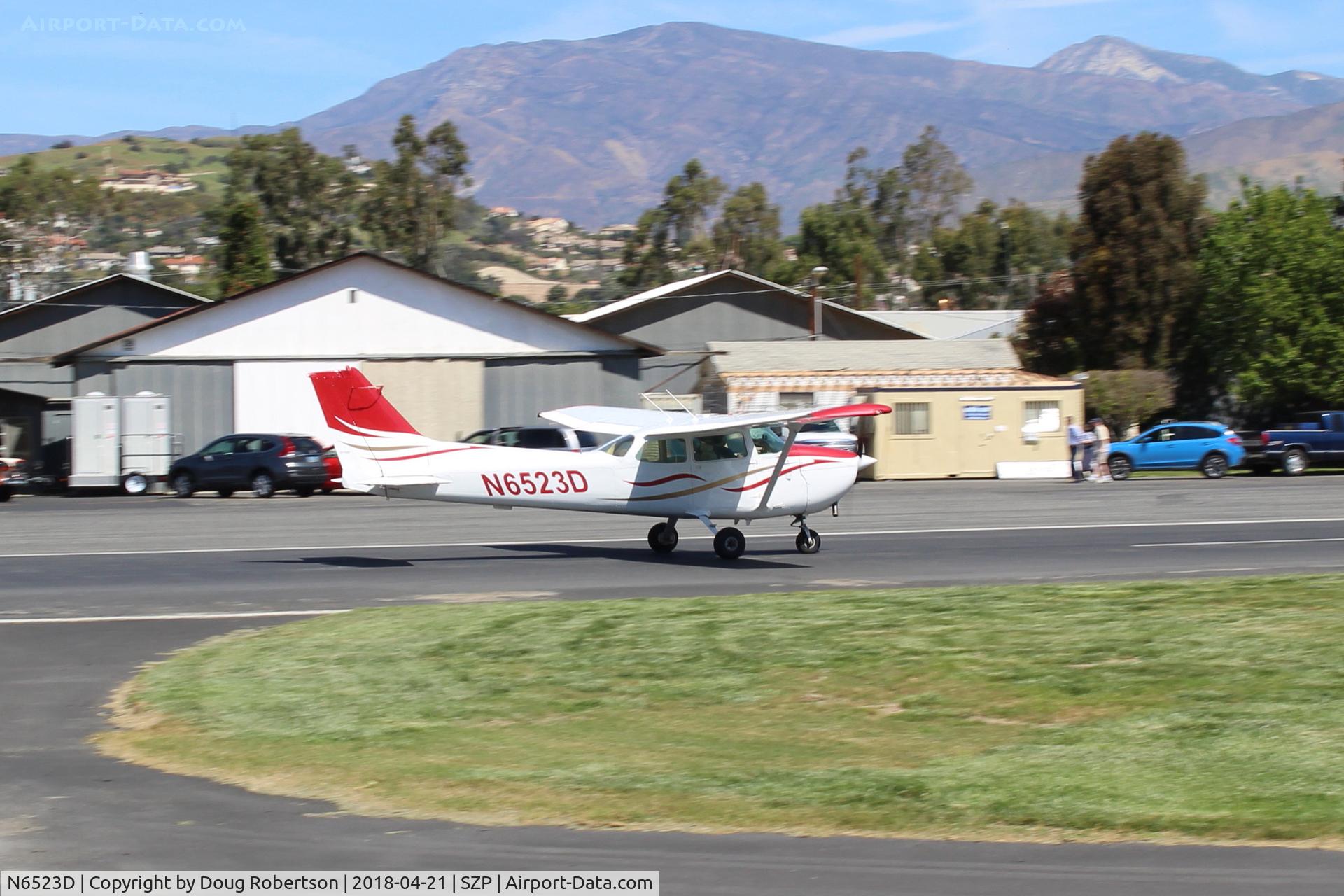 N6523D, 1979 Cessna 172N C/N 17272844, 1979 Cessna 172N SKYHAWK, Lycoming O-320-H2AD 160 Hp, landing roll Rwy 04