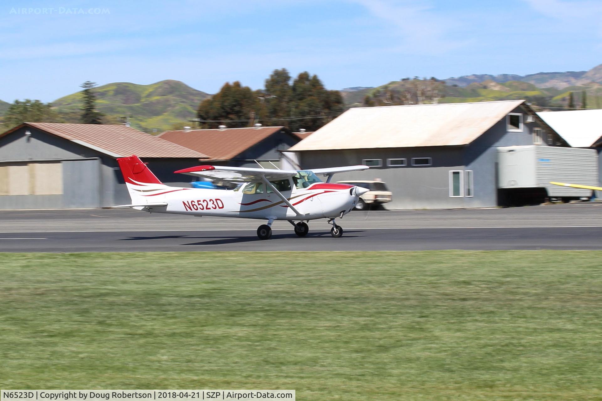 N6523D, 1979 Cessna 172N C/N 17272844, 1979 Cessna 172N SKYHAWK, Lycoming O-320-H2AD 160 Hp, takeoff roll Rwy 04