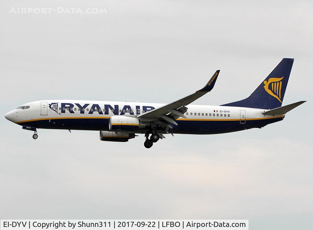 EI-DYV, 2008 Boeing 737-8AS C/N 37512, Landing rwy 32L
