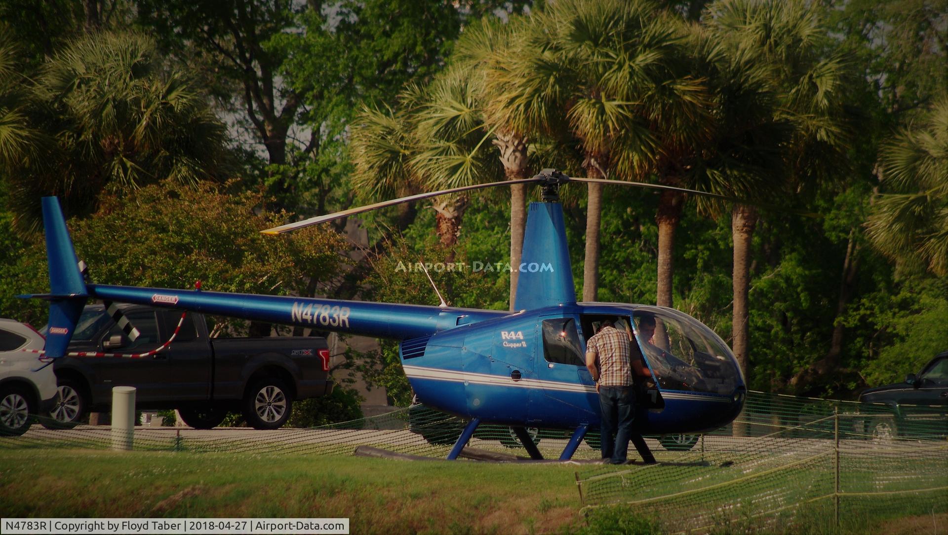 N4783R, 2004 Robinson R44 Clipper II C/N 10584, Giving rides at Patriot Point in Mount Pleasant South Carolina