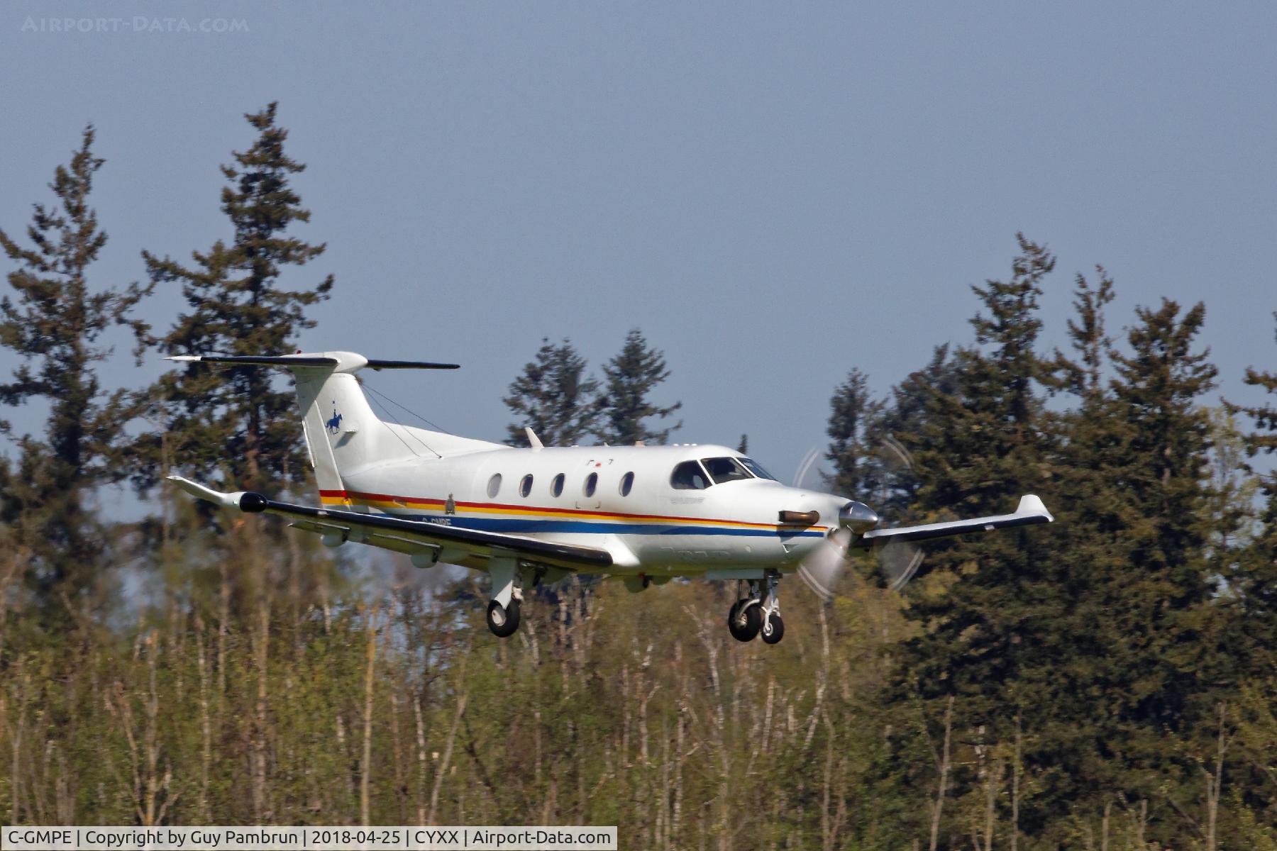C-GMPE, 1998 Pilatus PC-12/45 C/N 184, R.C.M.P aircraft landing