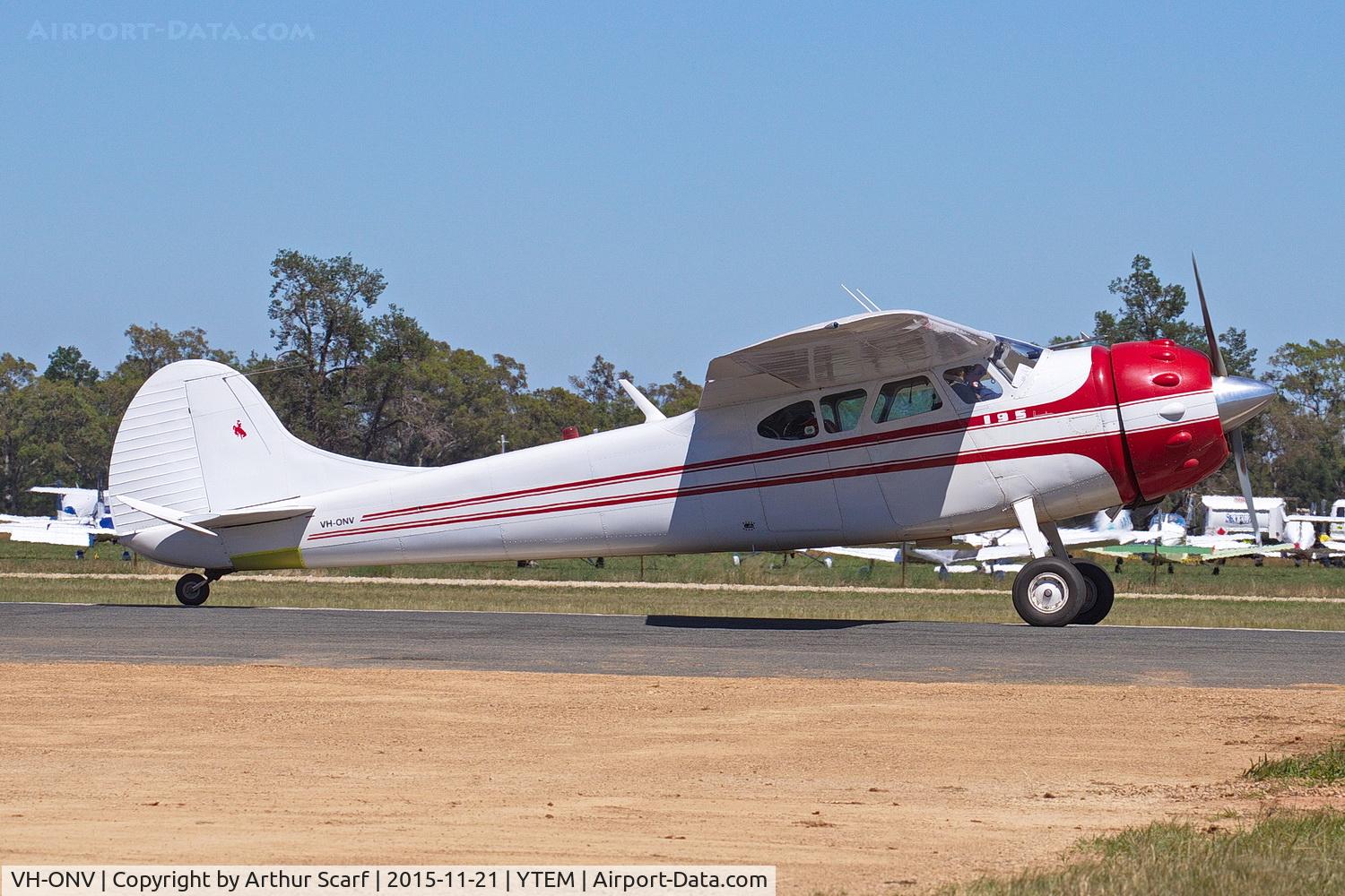 VH-ONV, 1953 Cessna 195A C/N 16062, Temora Warbirds 2015