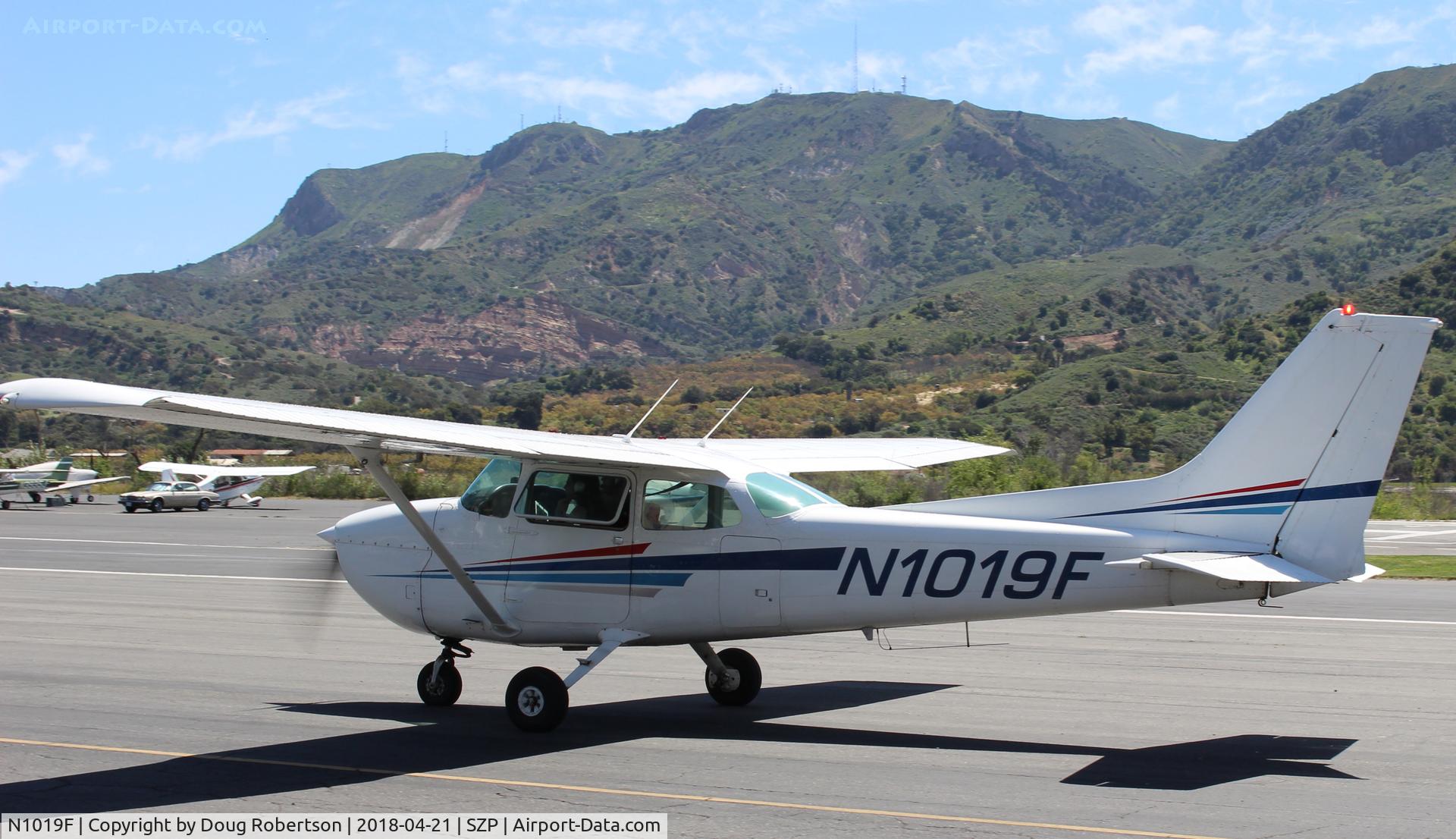 N1019F, 1979 Cessna 172N C/N 17272933, 1979 Cessna 172N SKYHAWK, Lycoming O-320-H2AD 160 Hp, taxi