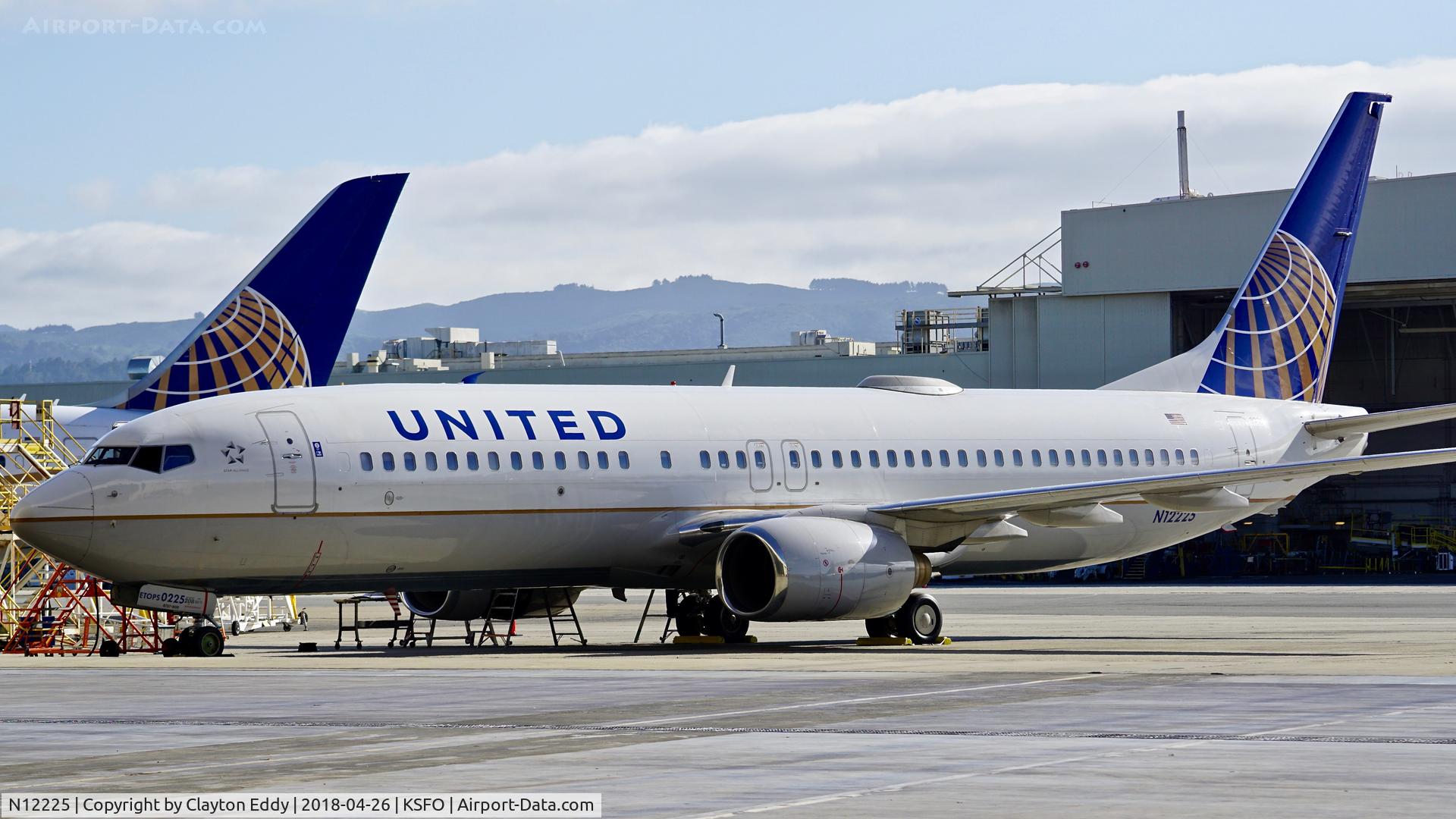 N12225, 1998 Boeing 737-824 C/N 28934, SFO 2018.