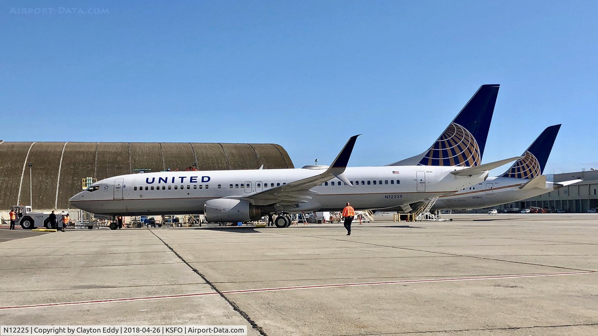 N12225, 1998 Boeing 737-824 C/N 28934, SFO 2018.
