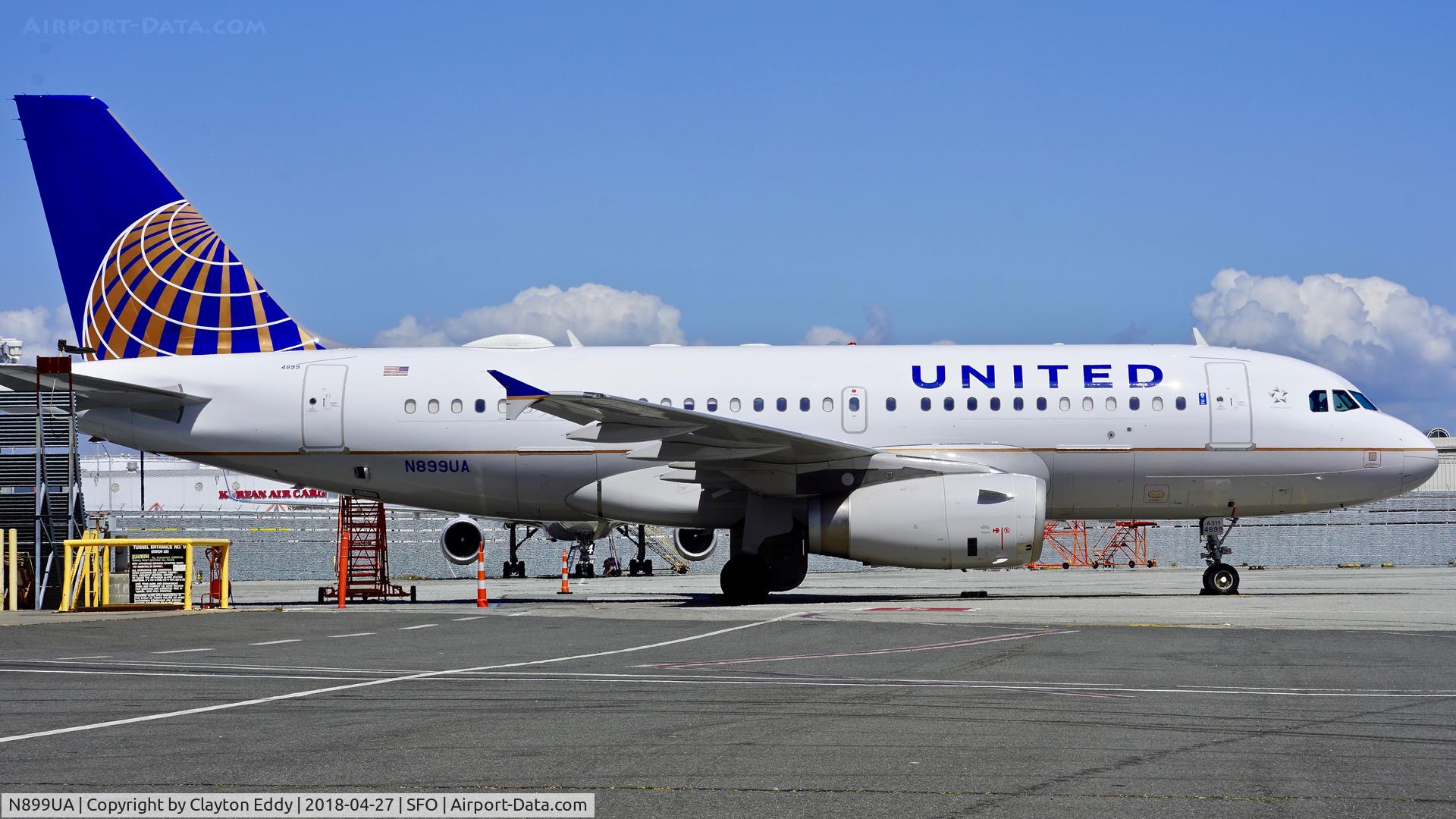 N899UA, 2007 Airbus A319-132 C/N 3342, Ex China Southern Airlines B-6243. SFO 2018.