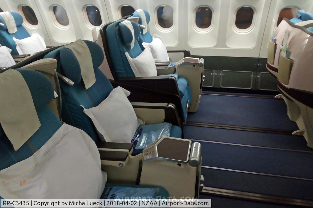 RP-C3435, 2000 Airbus A340-313X C/N 302, The slightly dated, but spacious business class on this A340-300