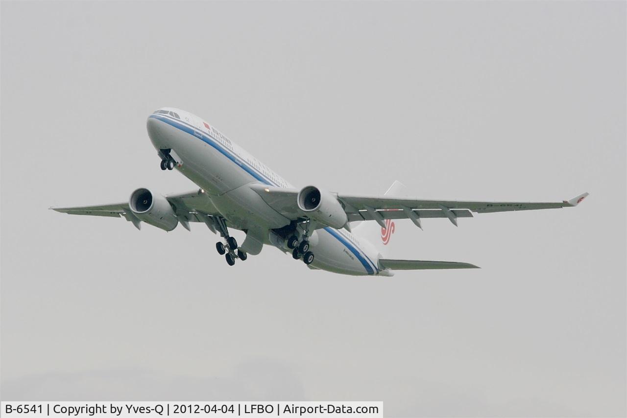 B-6541, 2012 Airbus A330-243 C/N 1304, Airbus A330-243, Take off Rwy 32L, Toulouse Blagnac Airport (LFBO-TLS)